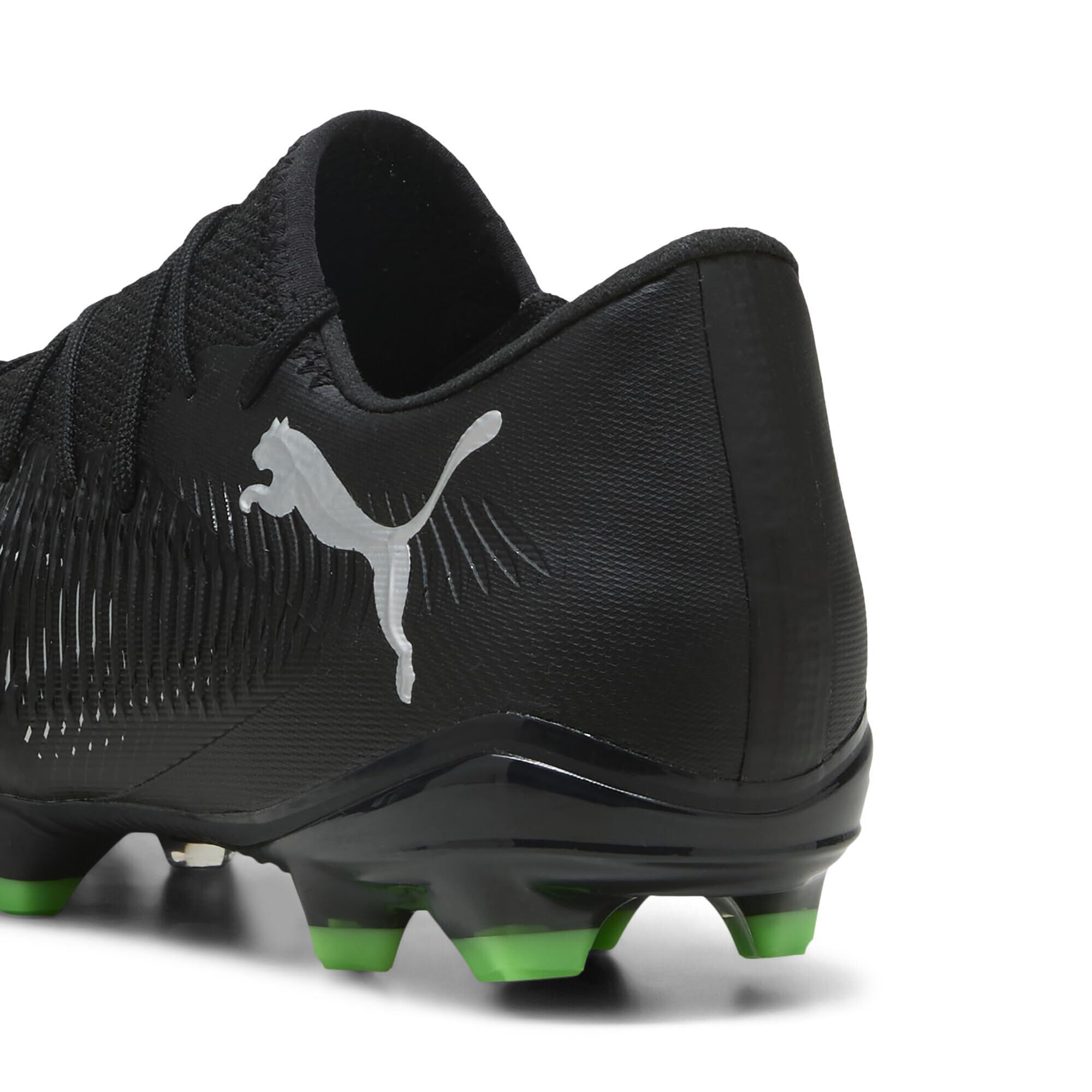 PUMA Chaussures de Football Basses Future 8 Match FG/AG Unisexe