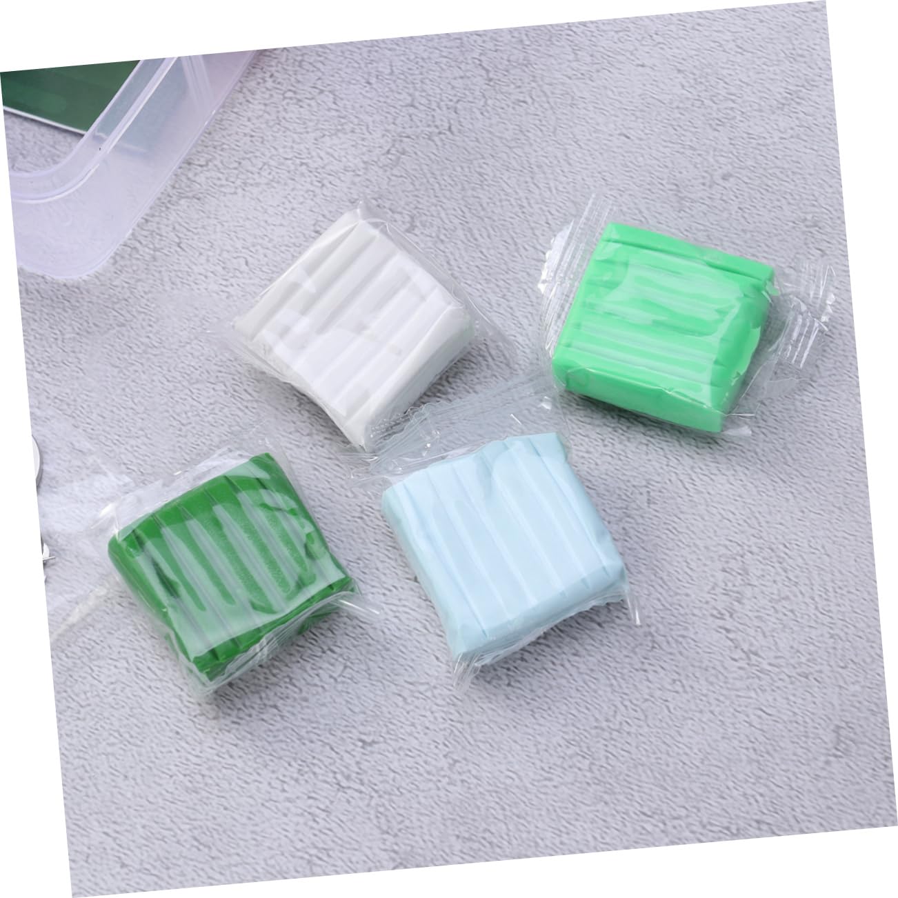 DOITOOL 24 Farben Polymer Modelliermasse Satz mit Zubehör Pvc Kreative und Klebende Tonaccessoires für Kinder Bastelspaß und Backofen Geeignet