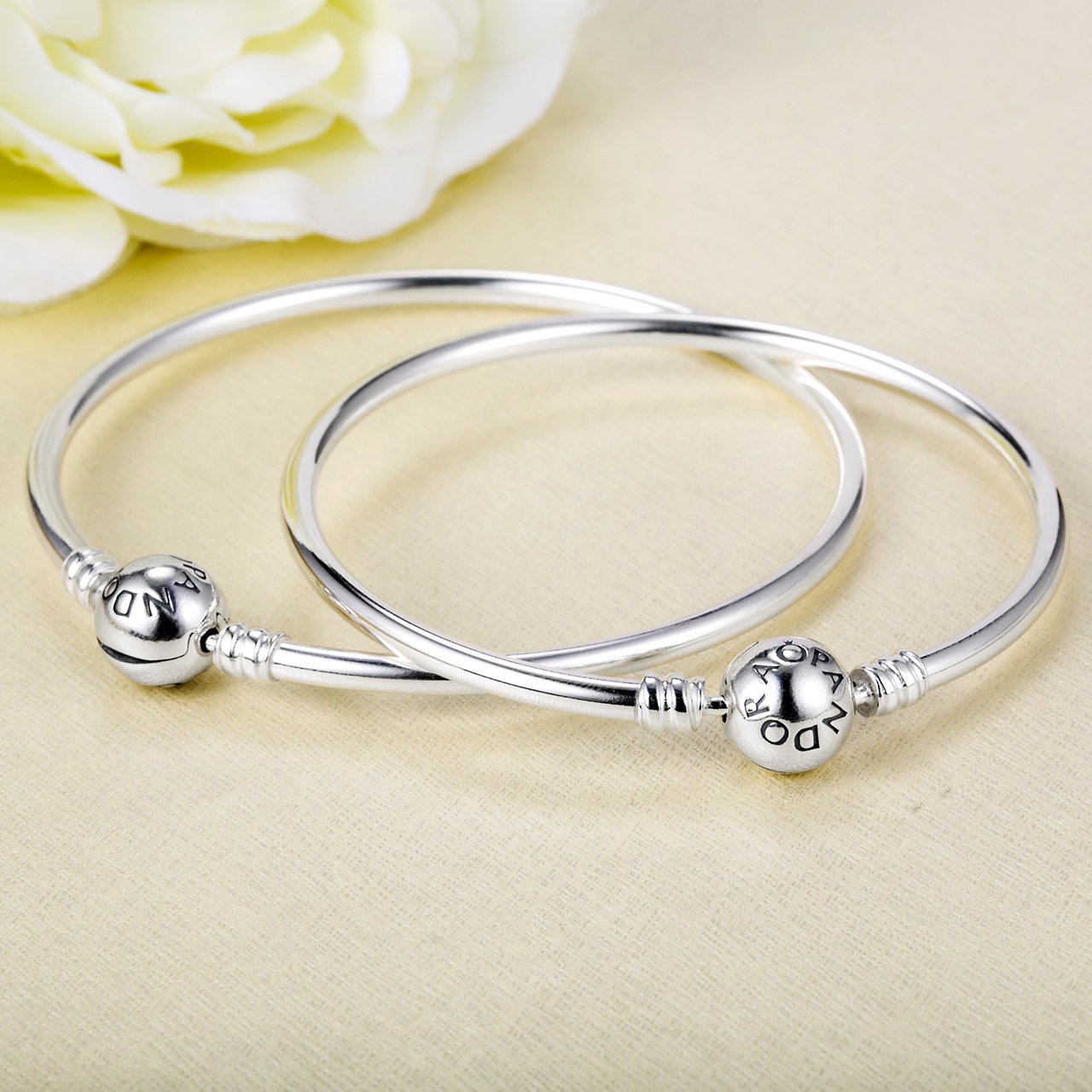 PANDORA Silver bangle bracelet