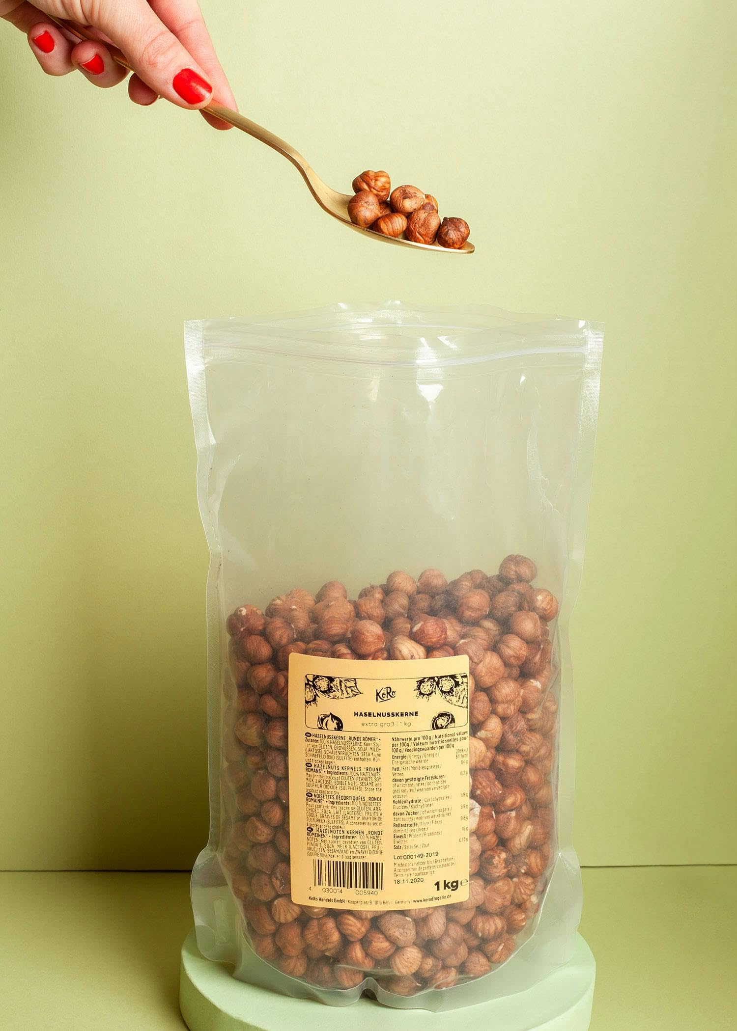 KoRo - Haselnusskerne 1 kg - Extra große Nüsse ohne Schale und ohne Zusätze mit aromatischem Eigengeschmack perfekt im Müsli oder zum Backen