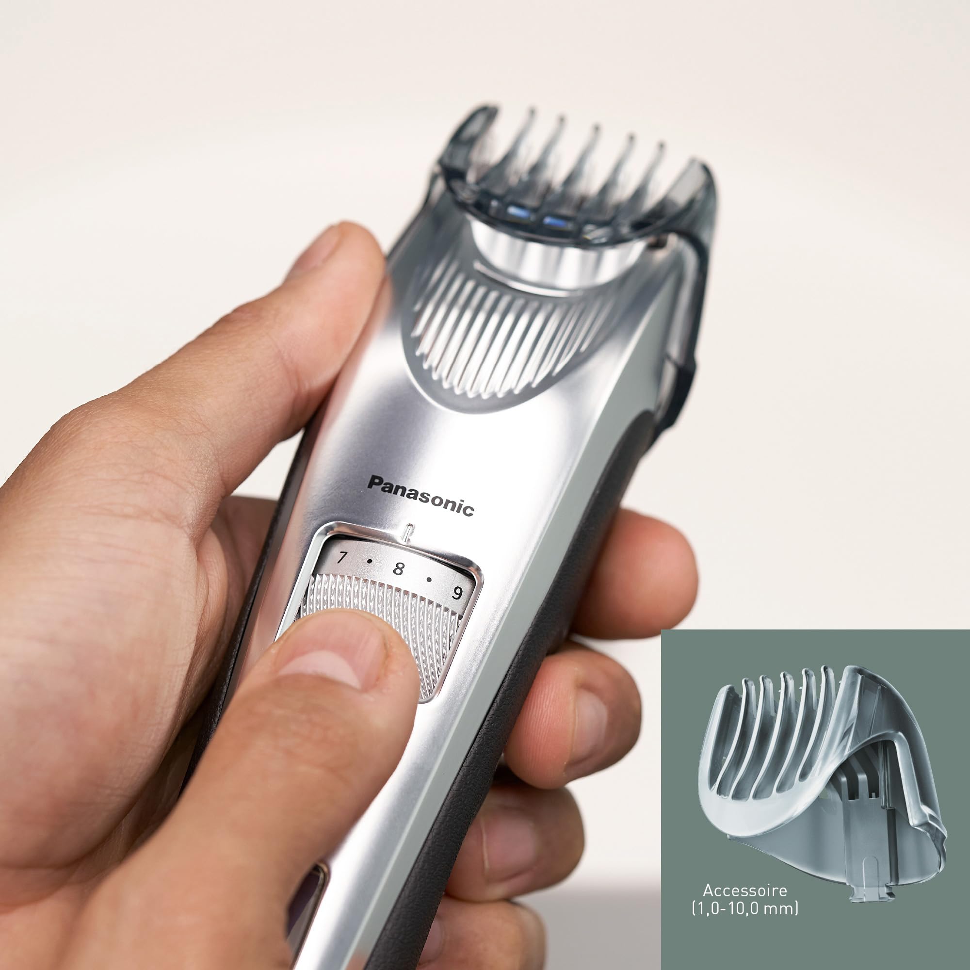 Panasonic ER-SB60S-803 Tondeuse à Barbe pour Hommes, Portable Sans Fil Étanche, 20 réglages de longueur, 2 Accessoires, Embout de Détail, Sans Fil et Filaire, Socle de Chargement, Argenté