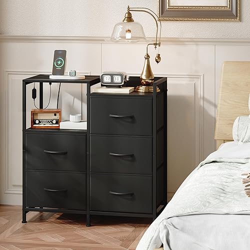 Vista 8 de Somdot Mesita de noche negra con estación de carga y luz LED, cómoda ancha de 5 cajones para dormitorio con contenedores de tela y estante abierto