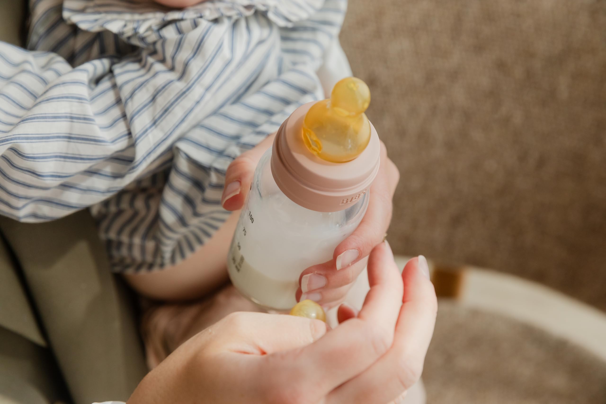 Biberon Baby BIBS 150 ml - Tettarella in lattice di gomma naturale - Anti-coliche, senza BPA, tettarella tonda, flusso lento, leggero e facile da pulire, per neonati 0+ anni - Blush