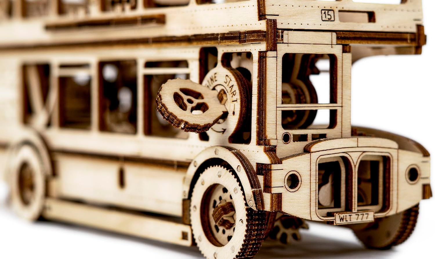 Revell Tiny Adventures London Bus I Detailliertes Modell I Aufwendiger Innenraum mit Motor und Stoßdämpfern I Authentische Figuren I Mechanisches Meisterwerk mit Startschlüssel I Modell aus Holz