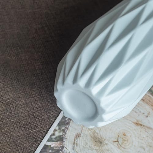 Miniatura 7 de Jarrón de cerámica blanca simple, moderno jarrón de porcelana para decoración del hogar, diseño de origami, arreglo floral, decoración de accesorios