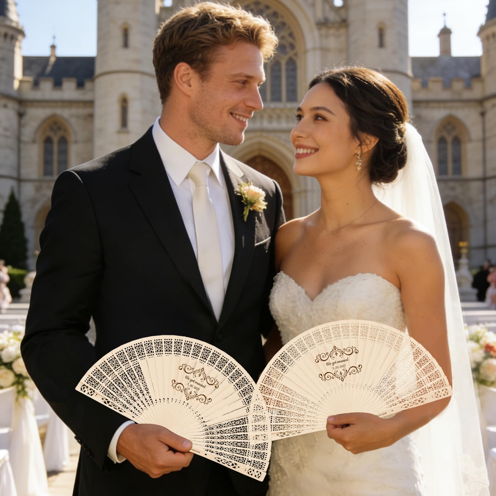 Lot de 30 éventails personnalisés en bois avec pompons et pochettes organza – Idéal pour mariage, remise de diplômes et anniversaires (Éventail creux en bois)