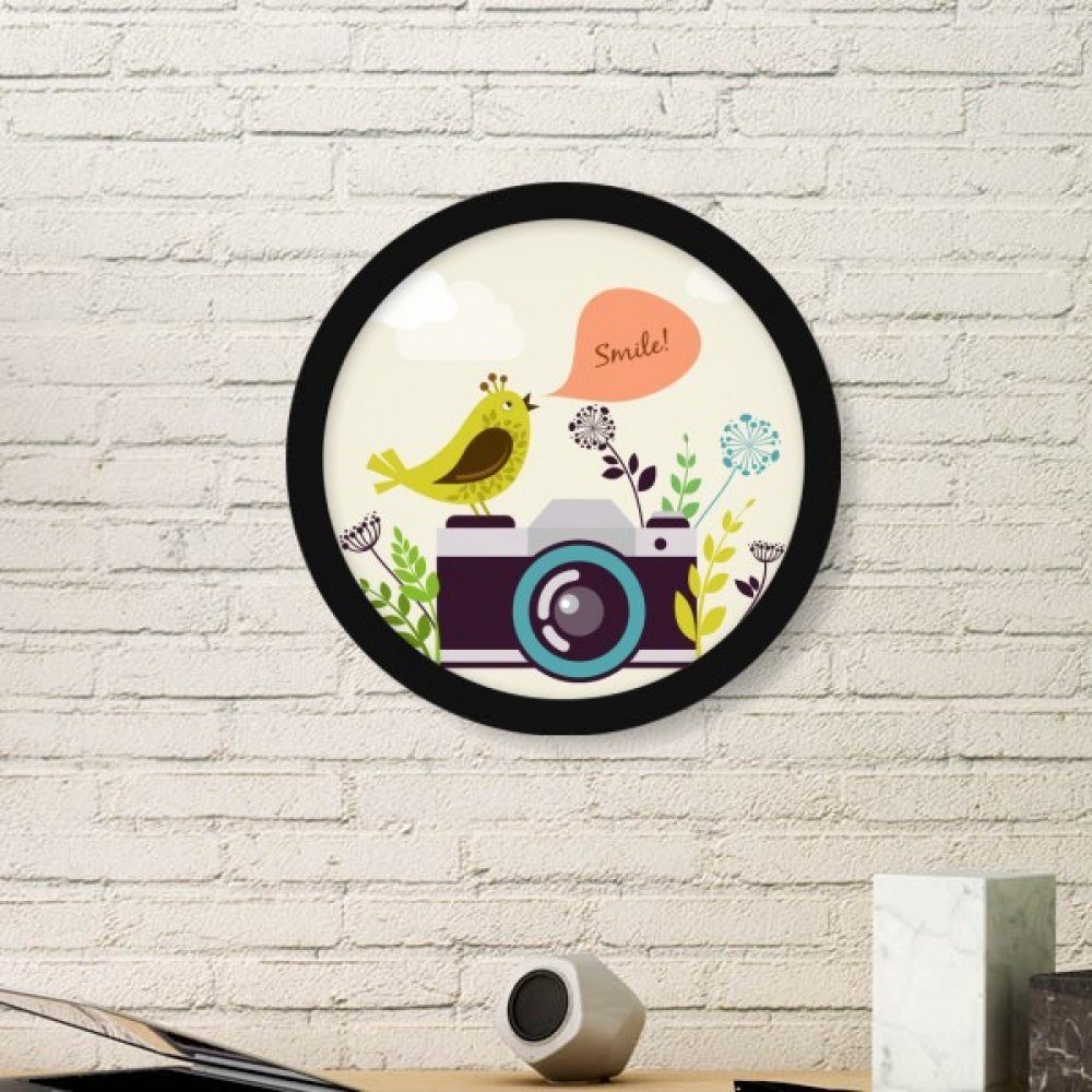 Peinture oiseau sur appareil photo pour créer un coin lecture cosy