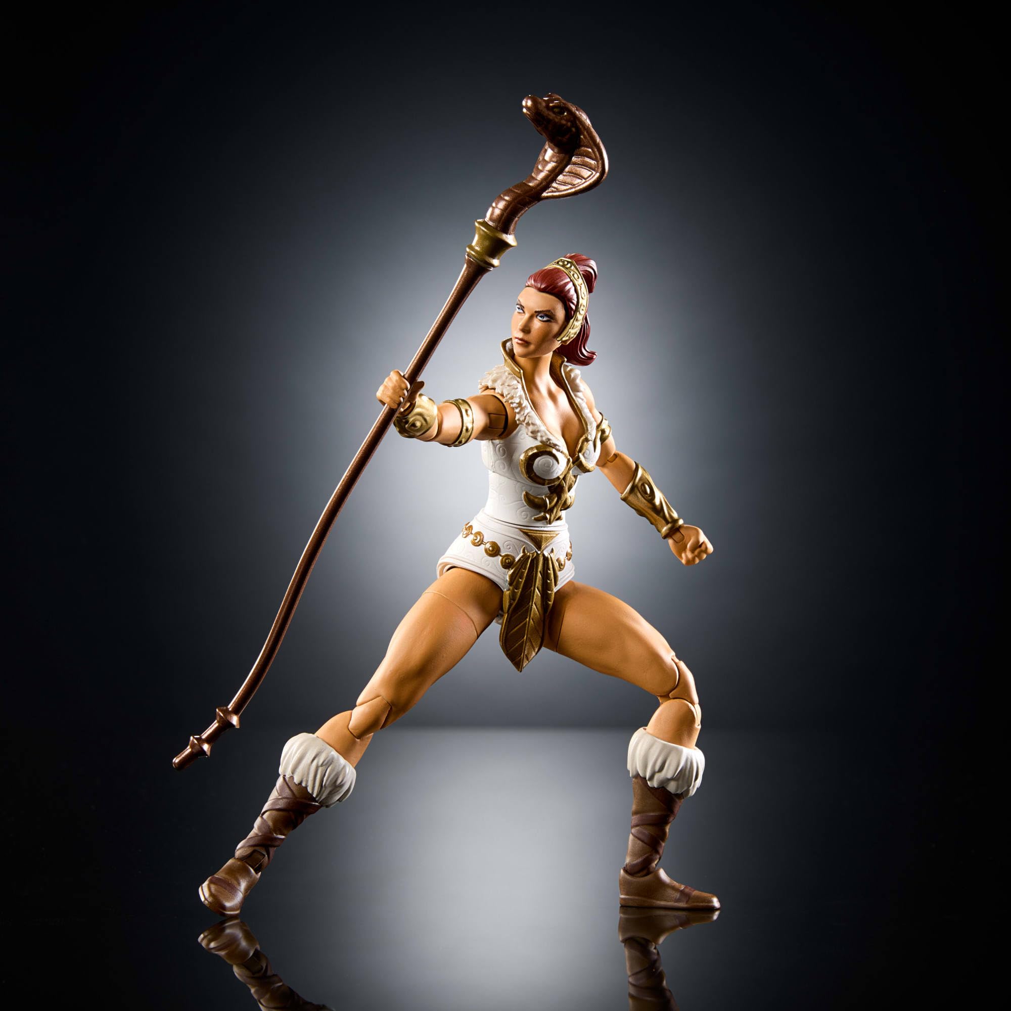 ​Masters of the Universe Masterverse - Teela New Eternia, action figure con 30 articolazioni, cappuccio cobra rimovibile e accessori per le armi inclusi, giocattolo per bambini, 6+ anni, JBP84