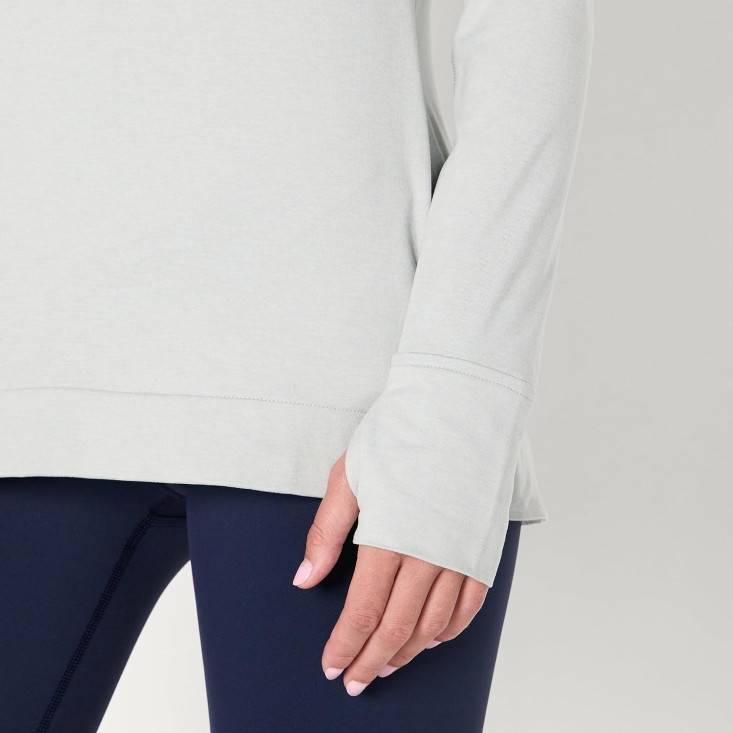 Amazon Essentials Women's Athletic Soft Performance Lightweight Long Sleeve Pullover Hoodie Workout Top, Space Dye - Image 4