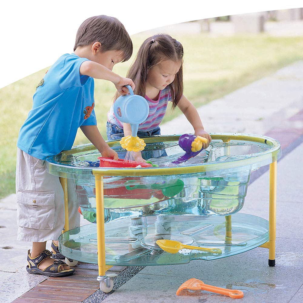sand and water tray with lid