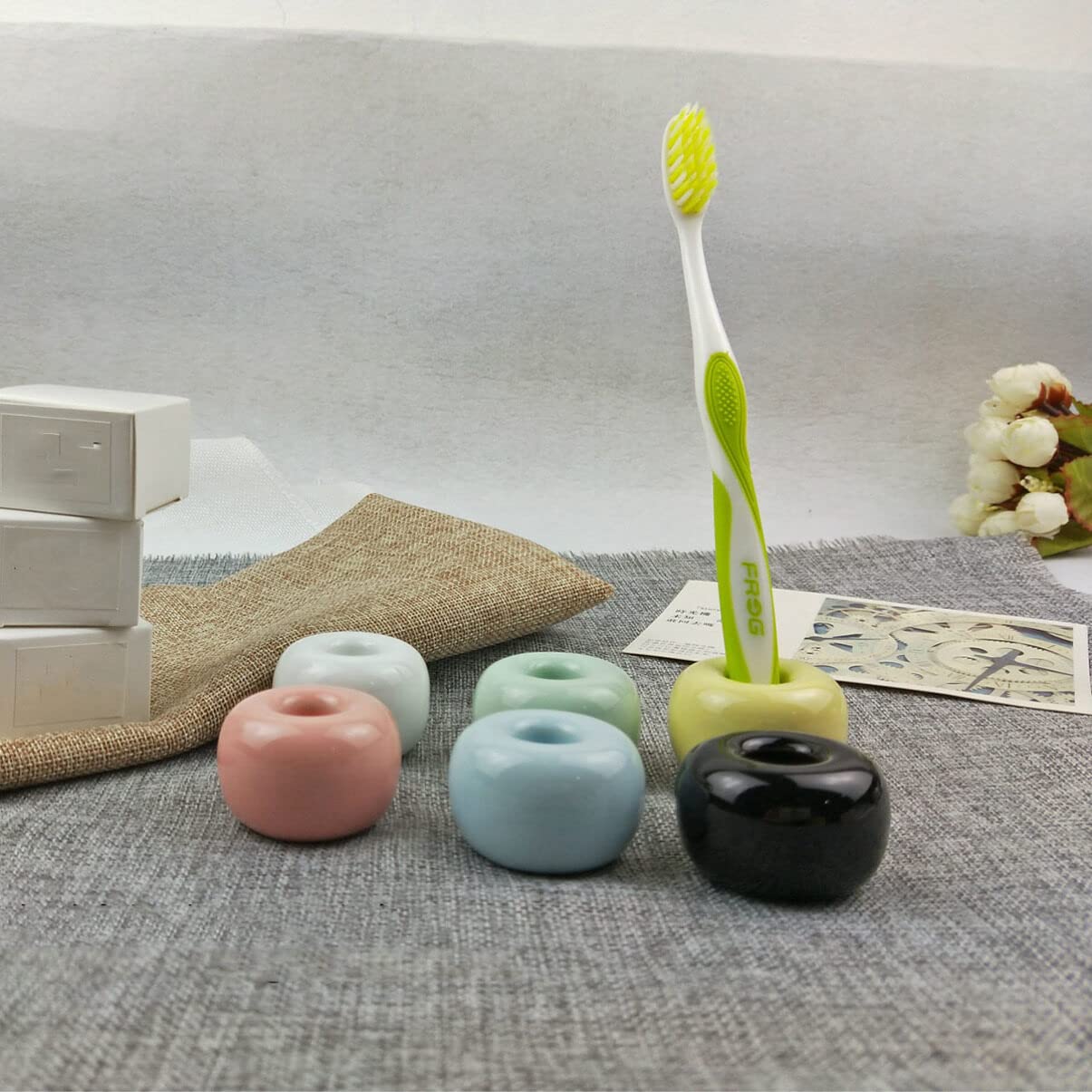 Yardwe 2 Pieces Ceramic Toothbrush Holder Stand Round Mini Handmade Toothbrush Holder Pen Holder for Bathroom Worktops (White) - Image 4