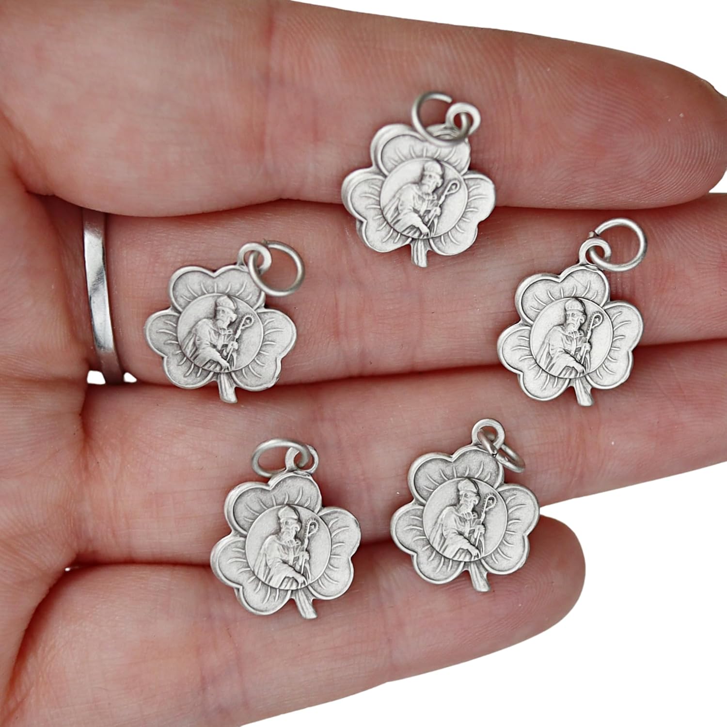 Needzo Small St. Patrick Clover Medal, Patron Saint Pendants for Jewelry, Catholic Keepsake Gifts, 5/8 Inch, Made in Italy Pack of 5 - Image 4
