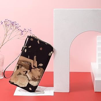 財布・ケース・小物入れ Ayumi.Hamasaki Amazon.co.jp: 浜崎あゆみ 財布 グッズ 手持ち財布 小銭入れ