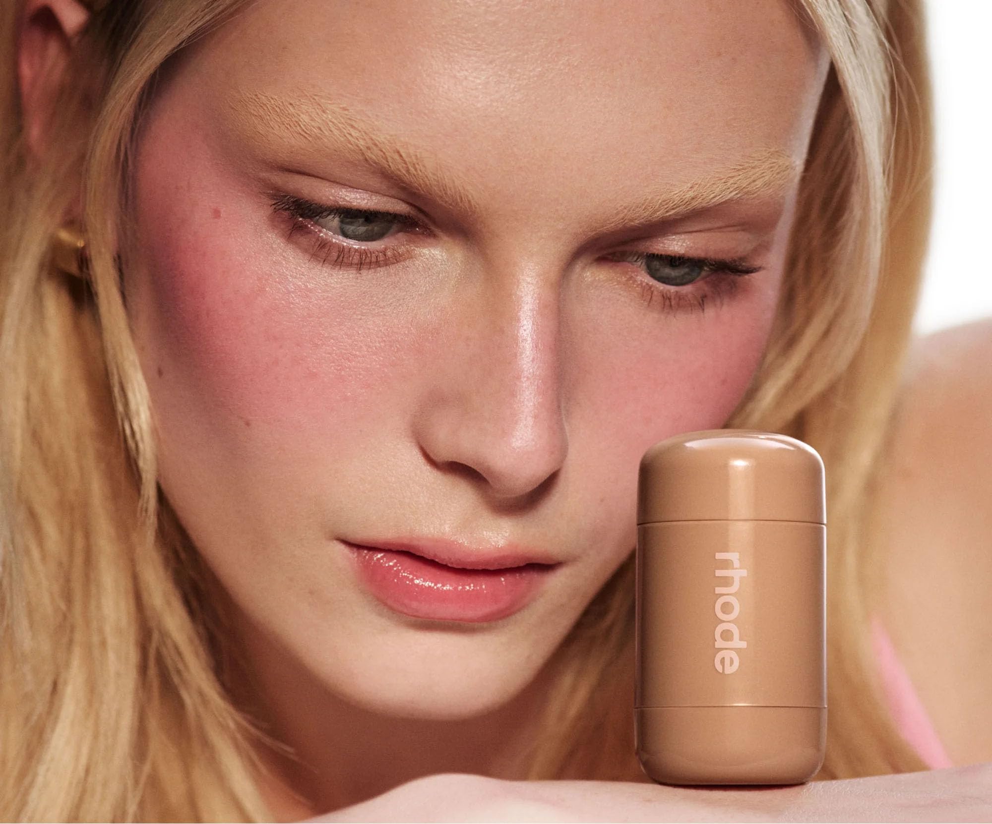 Amazon.com : Rhode by Hailey Bieber Pocket Blush Juice Box  