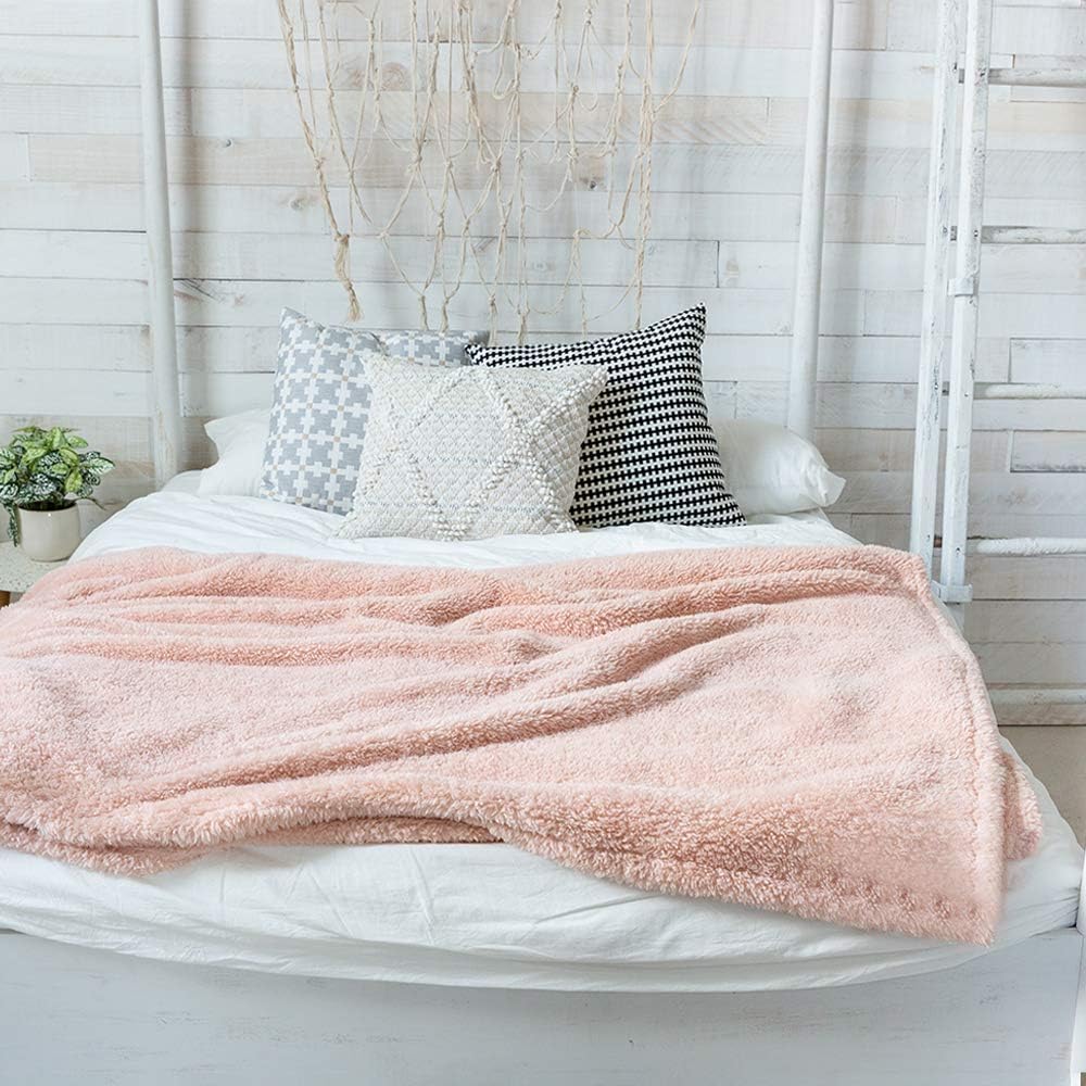 furrybaby Premium Fluffy Fleece Dog Blanket, Soft and Warm Pet Throw for Dogs & Cats (Medium (3240"), Grey Blanket) : Pet Supplies