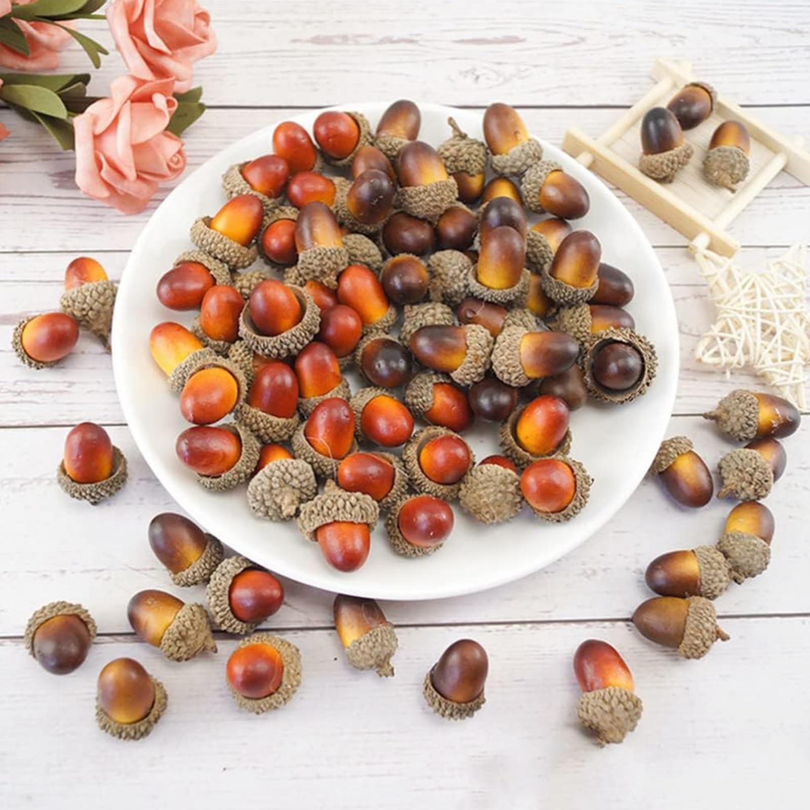 100 pcs Artificial Acorns, Fake Natural Acorns Decoration Thanksgiving Lifelike Simulation Christmas Ornaments Decor for Home Autumn Winter Decorations