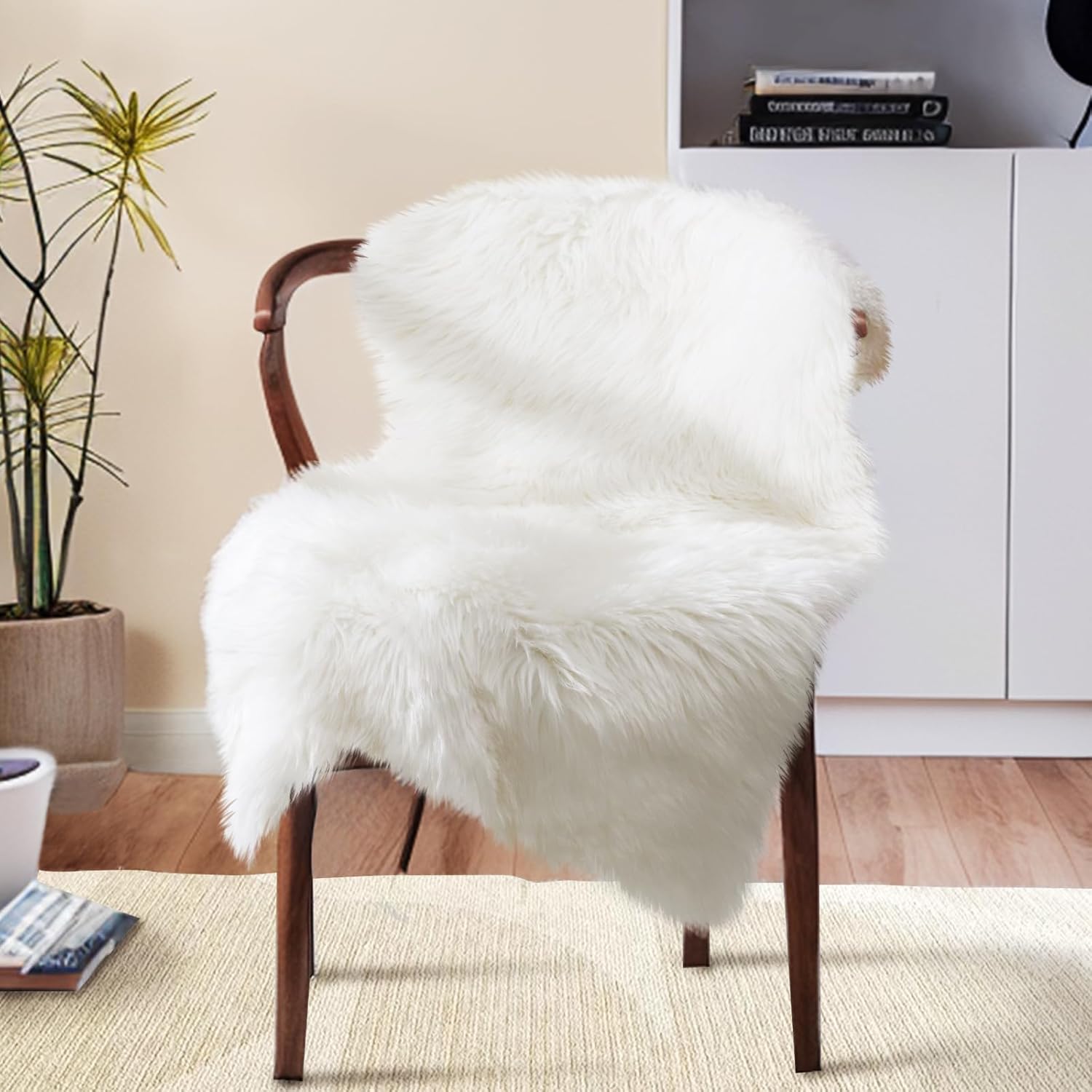 Ciicool Faux Sheepskin Rugs Soft Faux Fur Rugs White Fluffy Rugs Chair Couch Cover