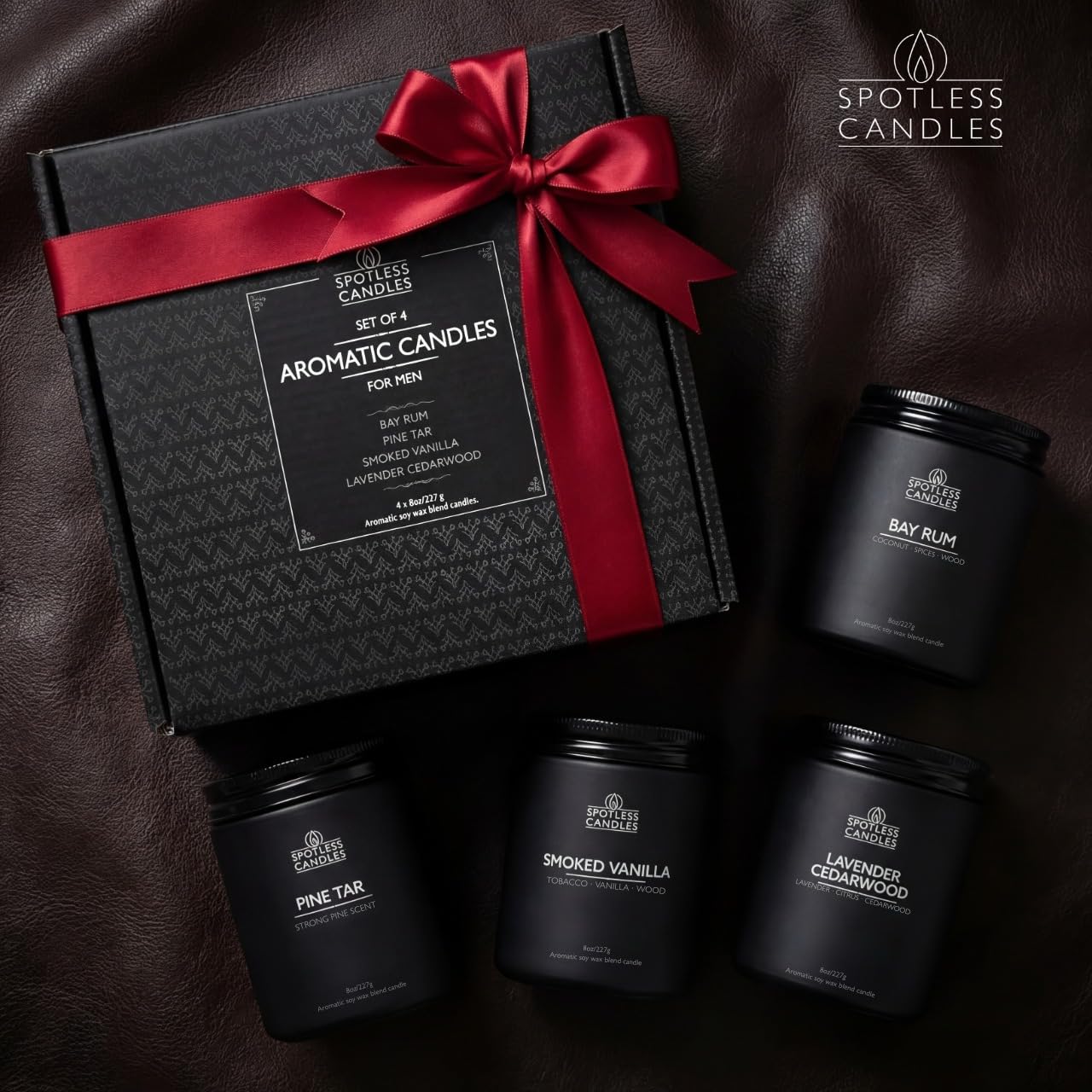 Spotless Candles Coffret cadeau avec 4 bougies parfumées pour homme 226,8 g Rum de baie, goudron de pin, vanille fumée, lavande et bois de cèdre 200 heures de combustion, bocaux en verre noir mat