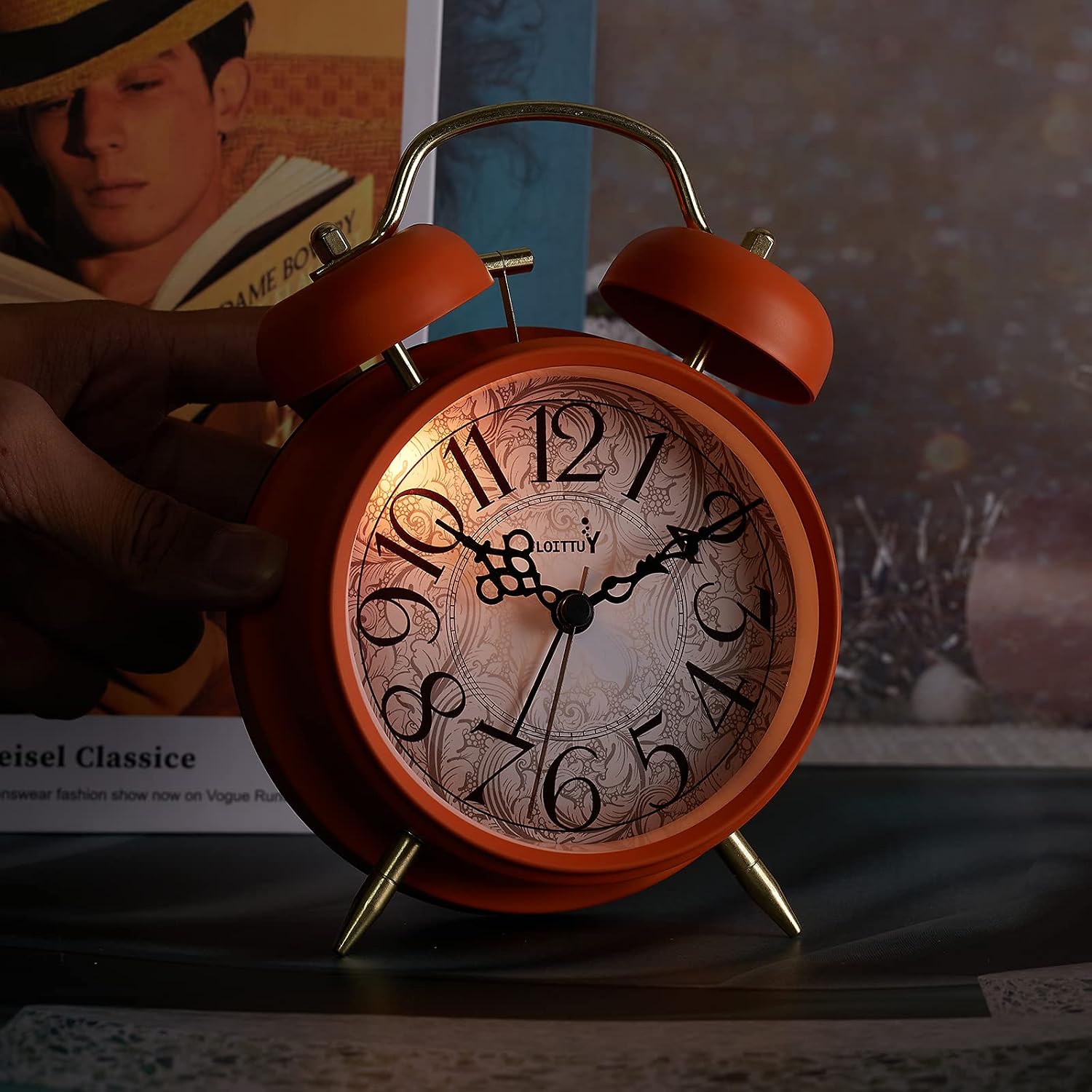 FLOITTUY Alarm Clock with backlight on
