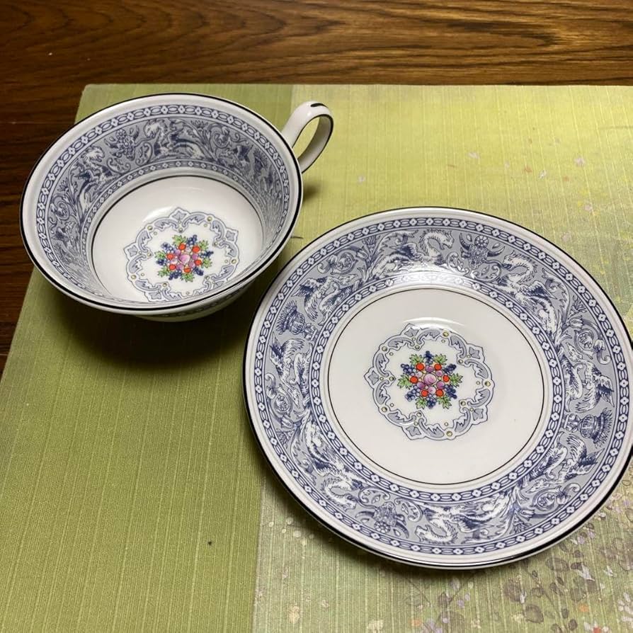 ウェッジウッドフロレンティーンインディゴホワイト20.5cm4枚