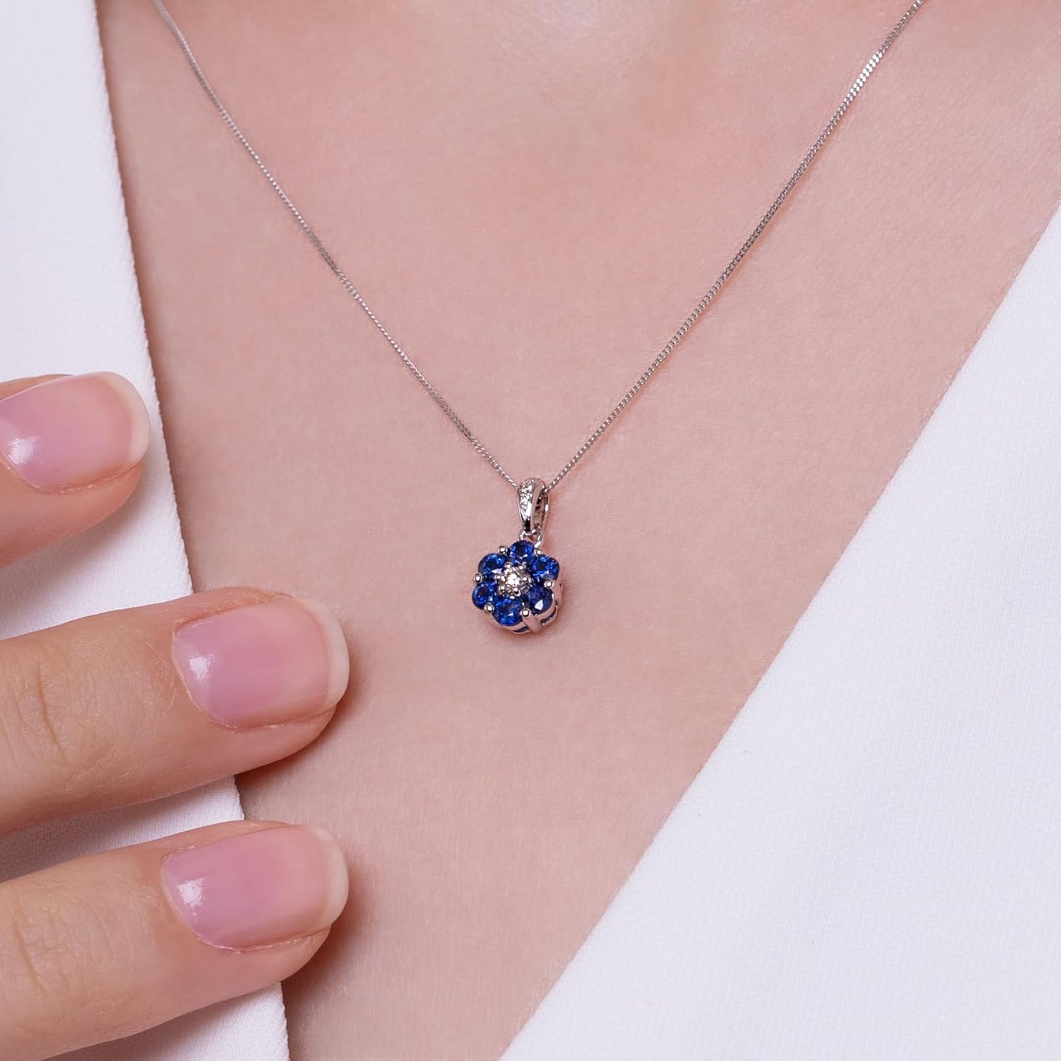 Gemondo USA 14K White Gold Round Blue Sapphire & Diamond Classic Flower Pendant - Image 2