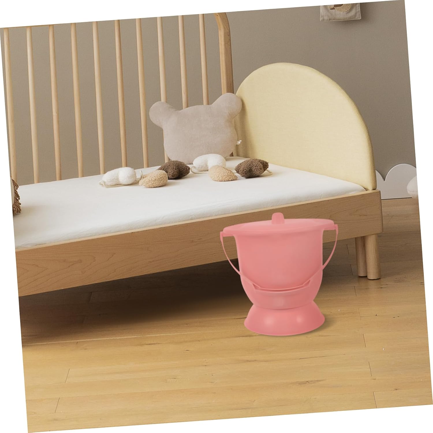 Urine Bucket Portable Urinal Plastic Bedpan Chamber Pot for Adults Boys and Girls Grandparents Lightweight