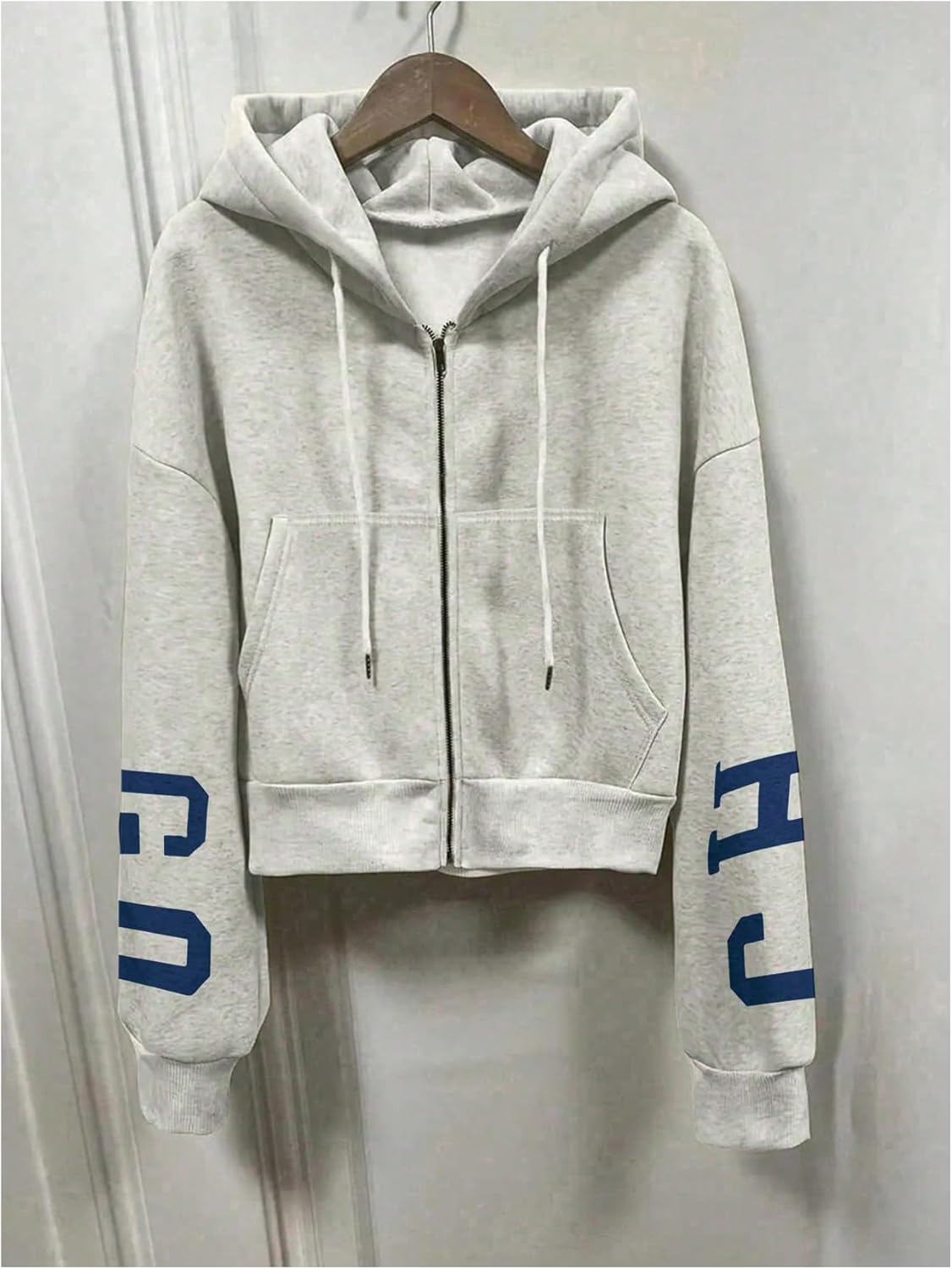 GORGLITTER Women's Zip Up Preppy Cropped Hoodie Oversized Fall Graphic Y2K Long Sleeve Sweatshirt Jackets 2000s Clothing - Image 3