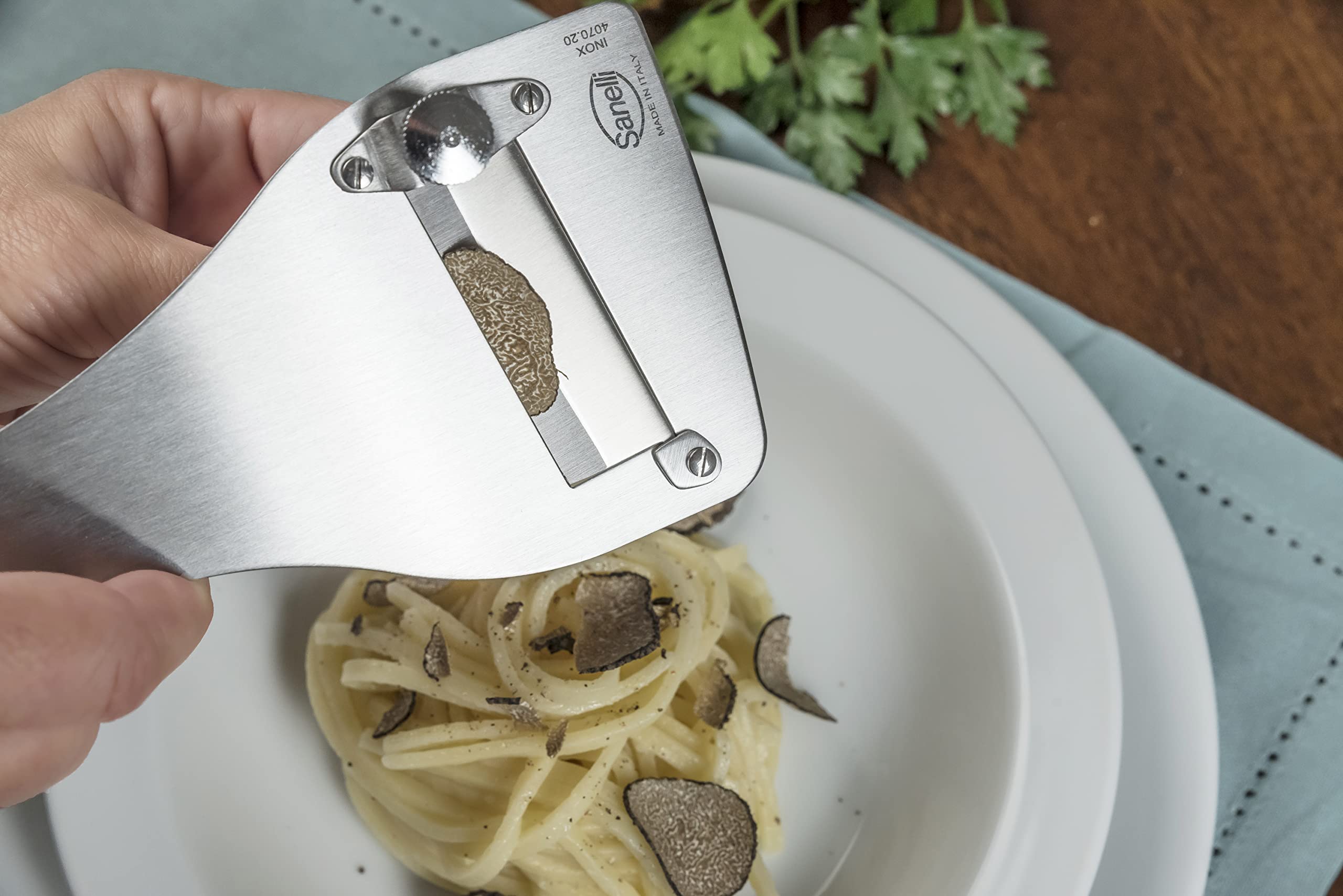 Sanelli, SAN-SLICE Truffelsnijder professionele truffelsnijder met snijregelaar, gesatineerd oppervlak, glad lemmet, roestvrij staal Sanelli, SAN-SLICE Truffelsnijder professionele truffelsnijder met snijregelaar, gesatineerd oppervlak, glad lemmet, roestvrij staal