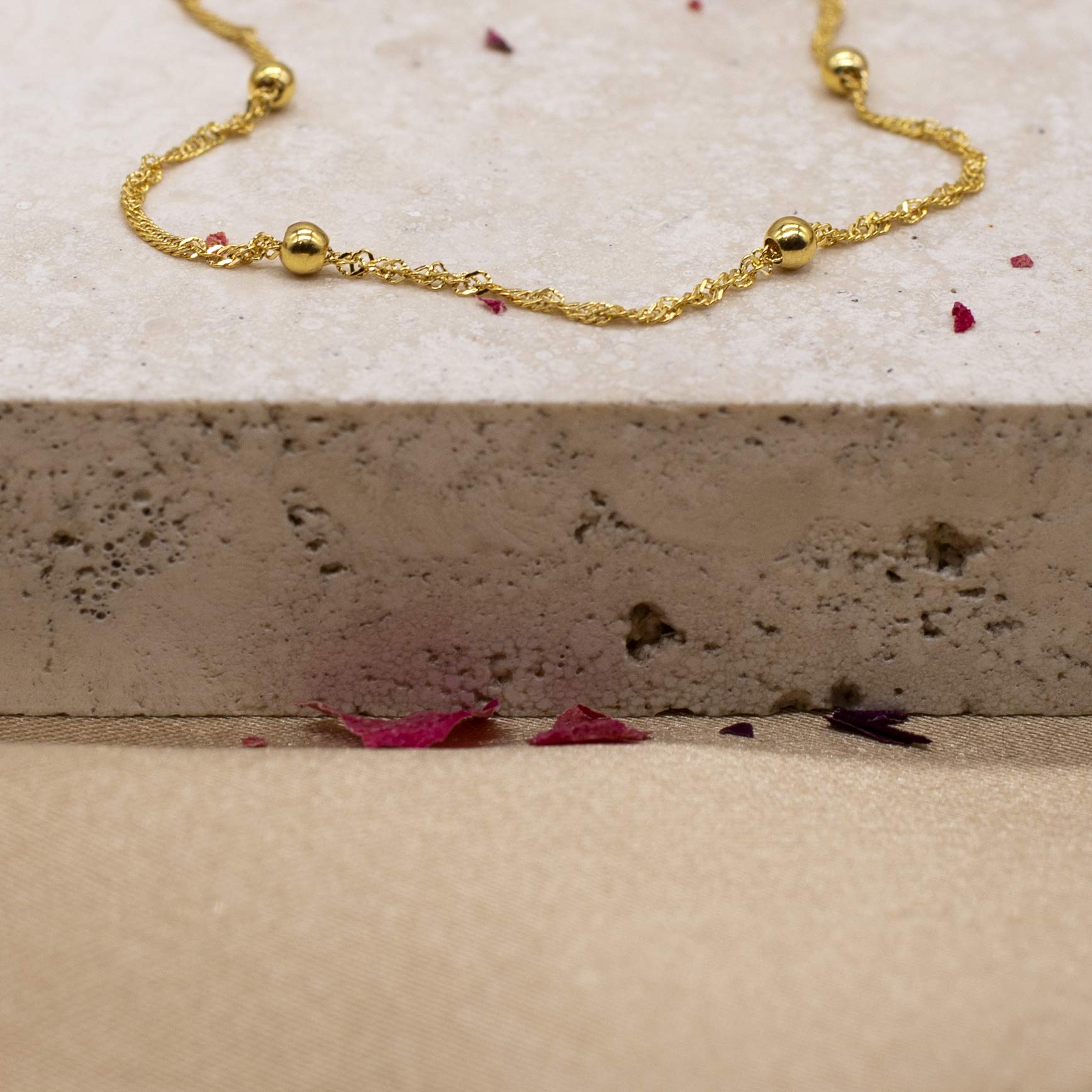 CARISSIMA Bracciale da donna in oro giallo 9 ct con catena curb twist e sfere da 3 mm, 18 cm