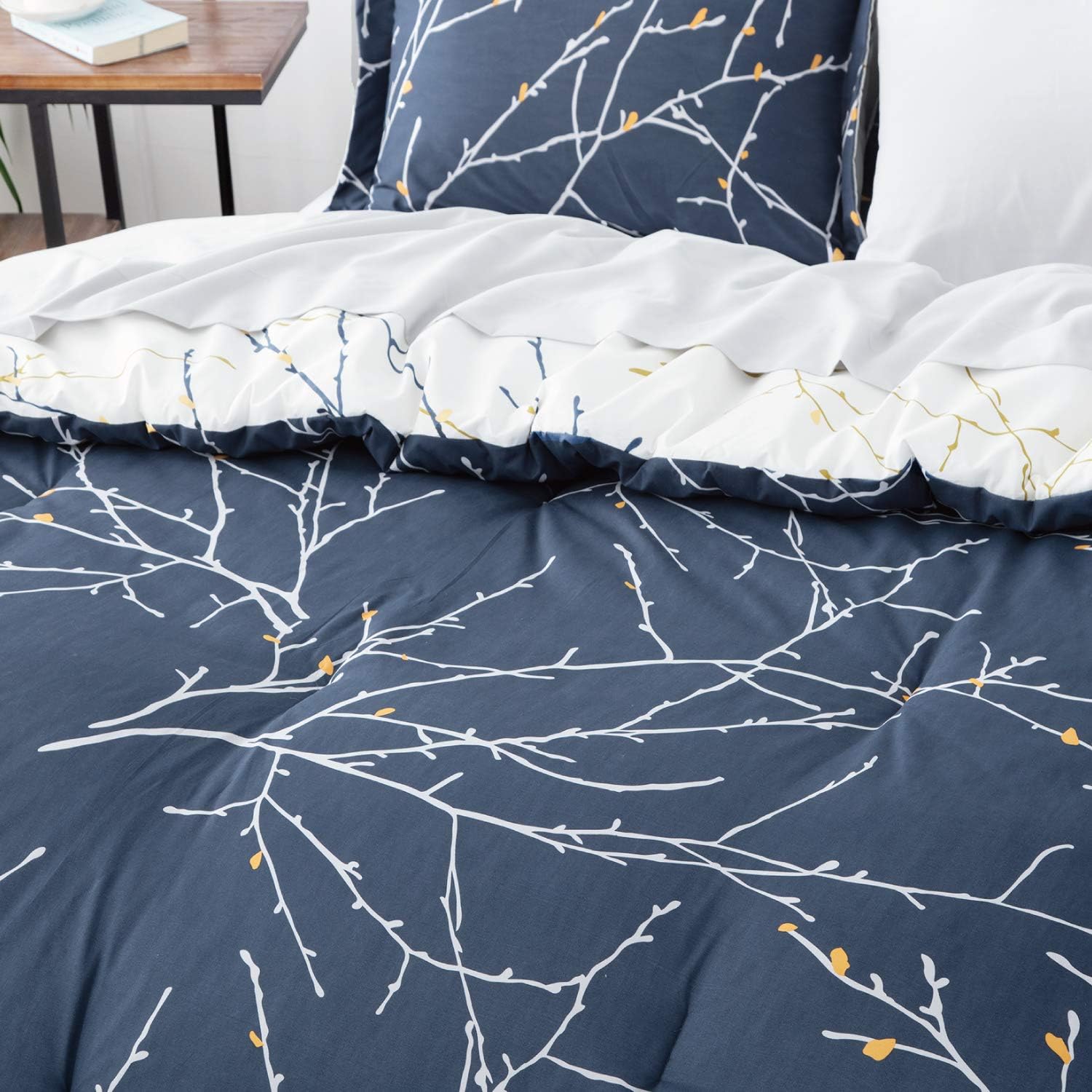 Bedsure Comforter Sets Queen Size Duvet Sets Down Alternative 3 Pieces - Reversible Microfiber (1 Comforter 88x88 inches + 2 Pillow Shams), Tree Branch Floral, Navy/Ivory