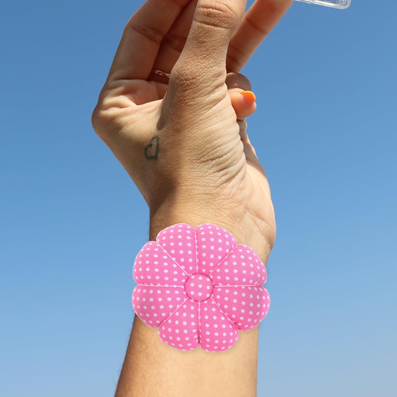 VINTORKY Pin Cushion with Elastic Strap, Embroidered Pin Cushion Wrist Band, Pumpkin Shaped Sewing Pincushion for Sewings and Quilting Needlework