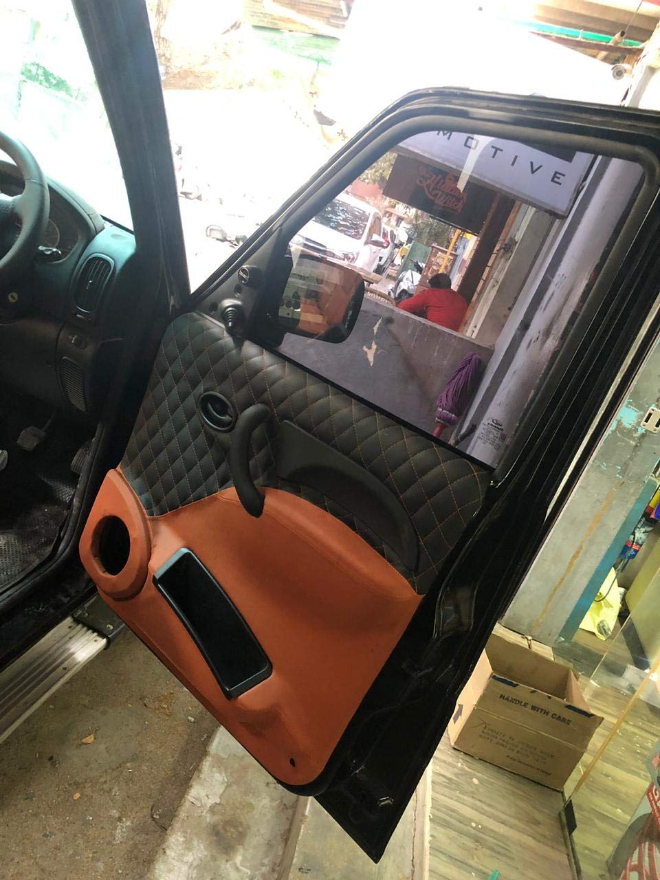 Mythreyee Car Door Pad for Mahindra Scorpio Black with Brown Amazon.in Car & Motorbike