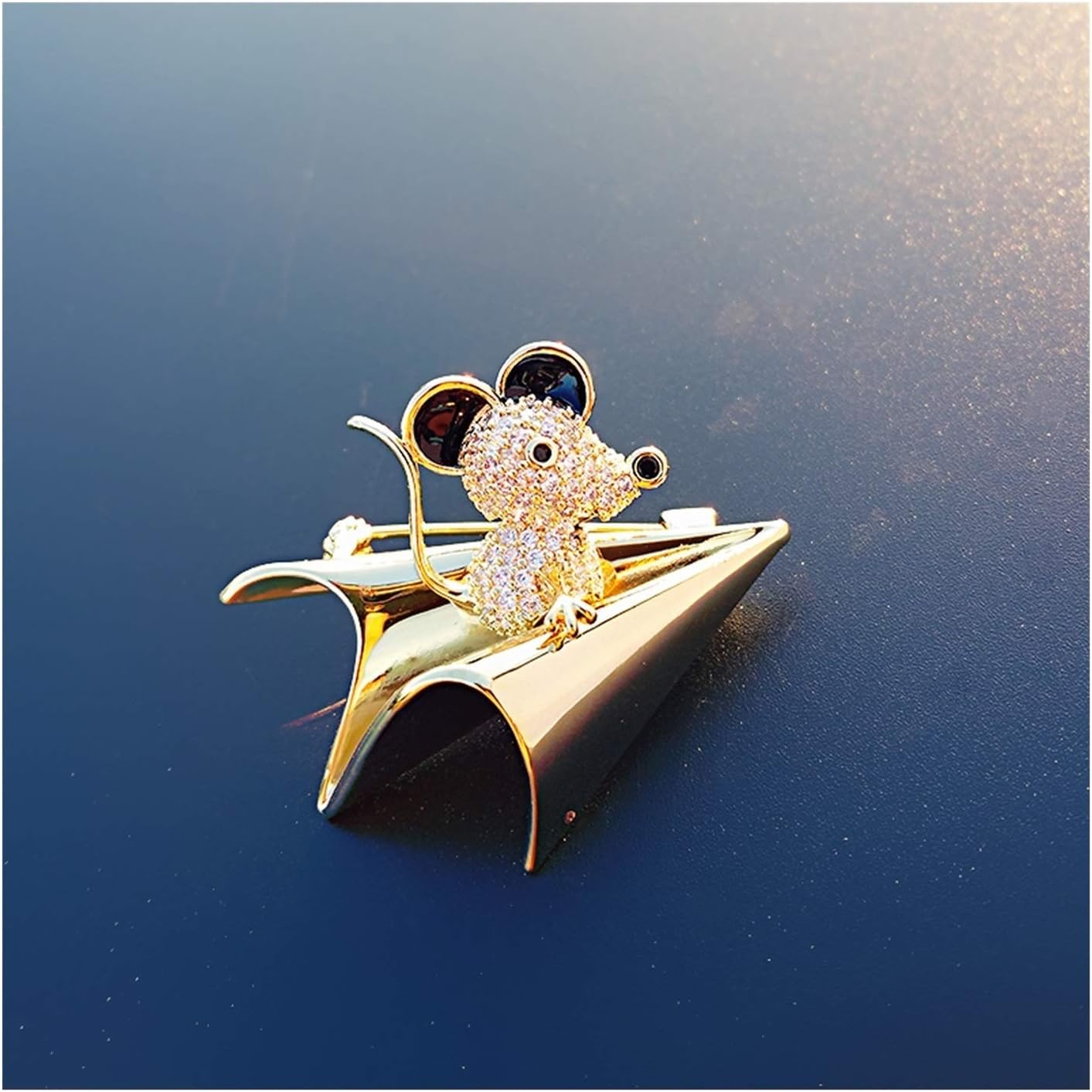 Brooch Artificial Zircon Brooch Exquisite Brooch Pins，Creative Simple Suit Sweater Brooch Pin for Women Gifts for Valentine's Day brooches