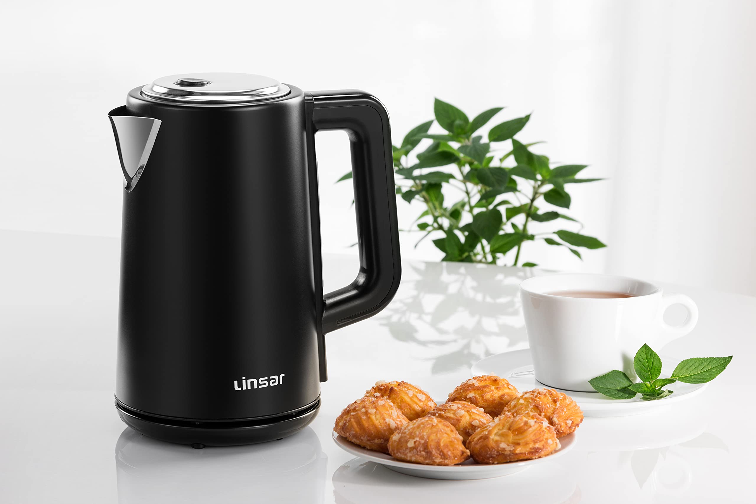Linsar - Bollitore - Look in acciaio inox - 1,7 litri - Con funzione touch, 5 impostazioni di temperatura, filtro anticalcare, spegnimento automatico e display digitale - 2200 watt (nero)
