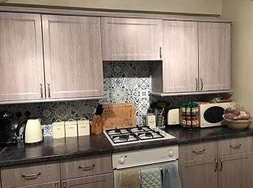 Redodeco Self-Adhesive Gray Wood Grain Adhesive Paper Counter Top Vinyl Furniture Cabinets Wardrobe Shelf Liner Wallpaper,17.7inch X 130inch
