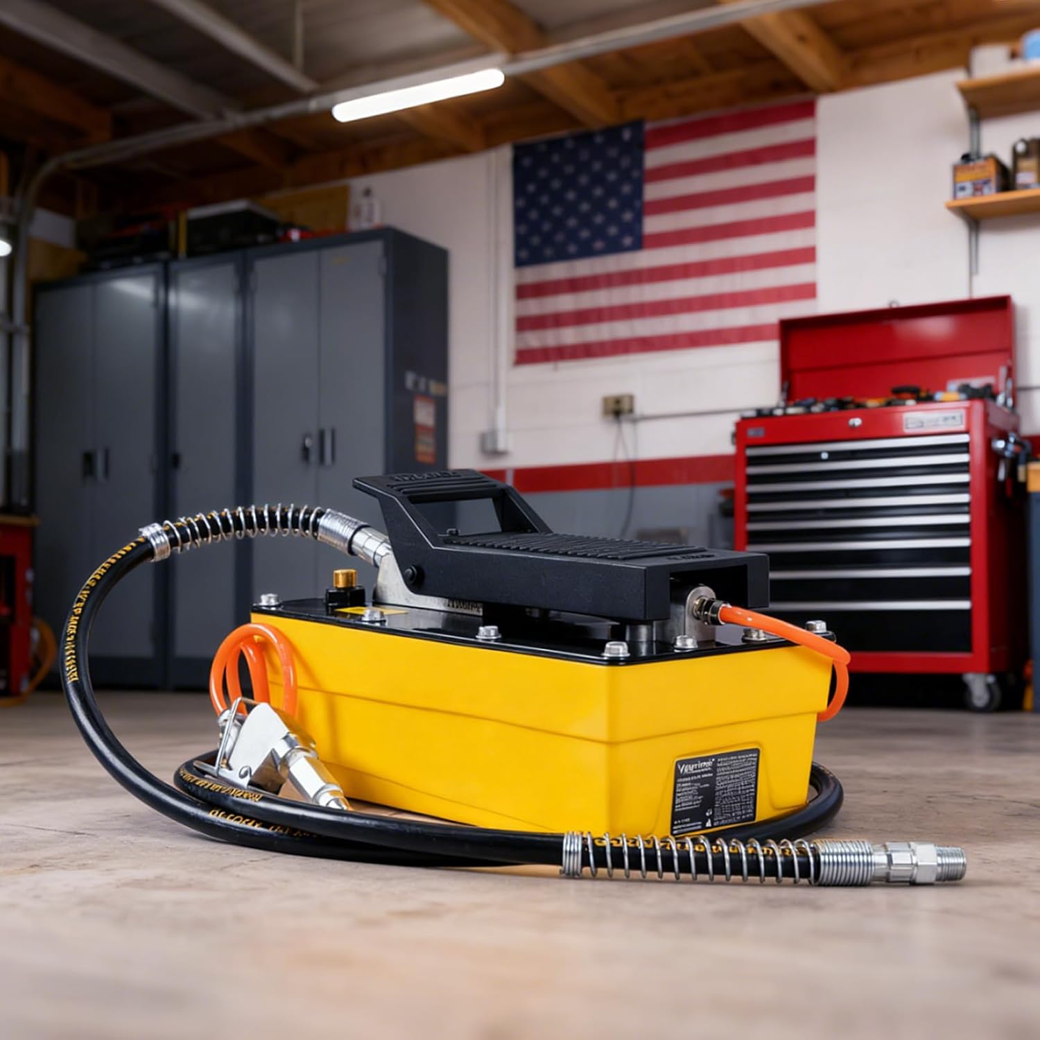 Air Hydraulic Pump, 10,000 PSI, 0.6 Gal Foot Padel Hydraulic Pumps with 6.6 ft Hose and Spray Gun, NPT 3/8" Outlet & 1/4" Inlet, Yellow