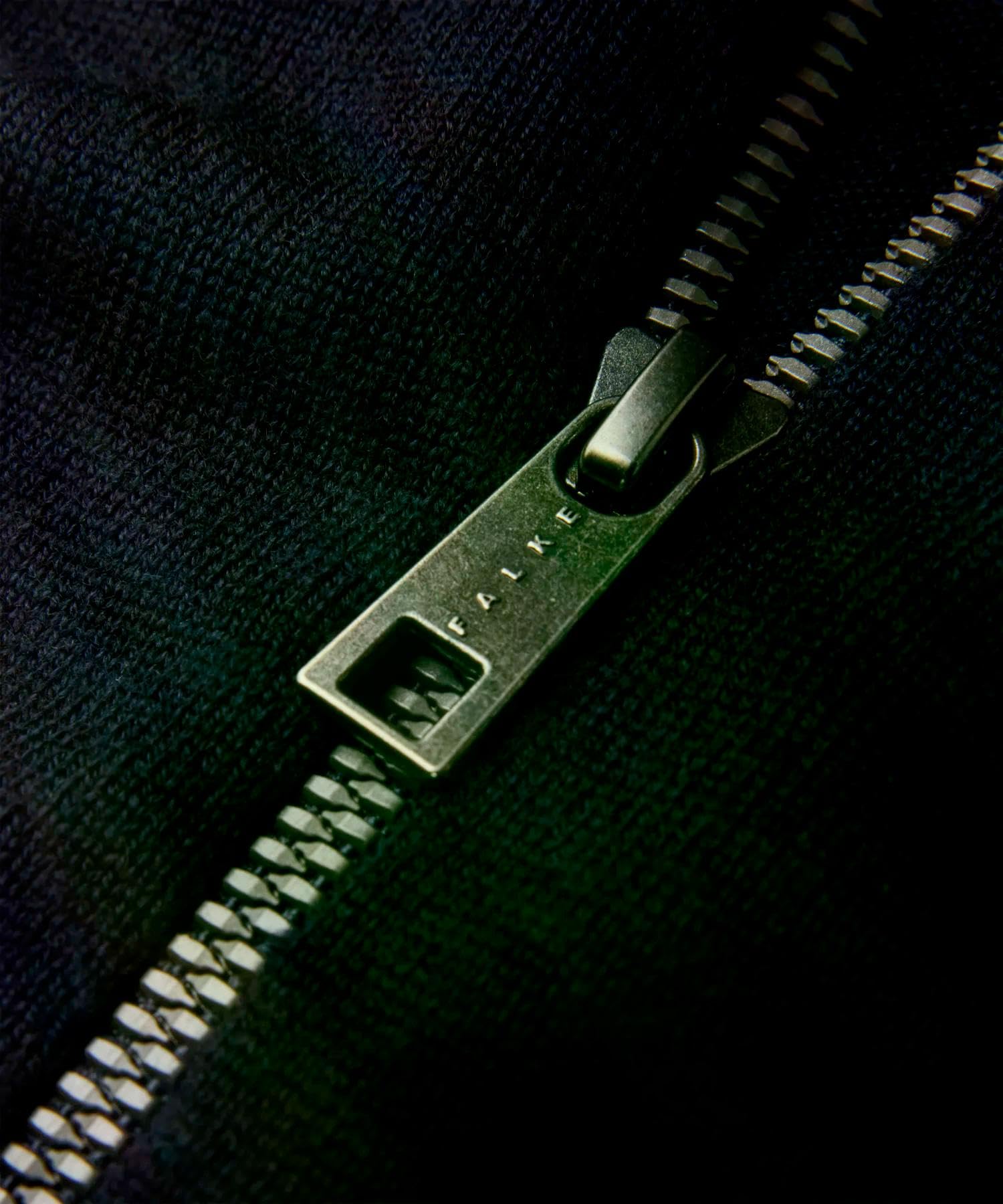 FALKE Uomo Basic New Merino Zip Maglione Cardigan Classico Morbido Elegante per Il Lavoro e Il Tempo Libero Traspirante Regolazione climatica antiodore Lana Vergine 1 Pezzo