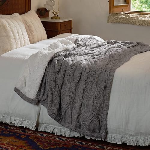 Miniatura 5 de Amélie Home Manta reversible de punto trenzado sherpa, suave, acogedora y cálida, para sofá, cama, sala de estar, gris, 50 x 60 pulgadas