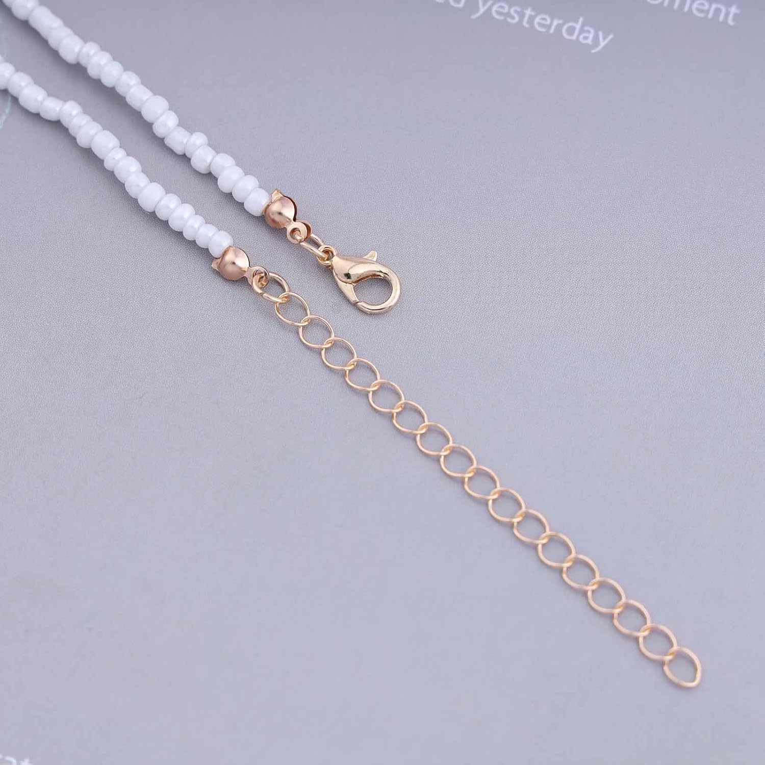 Vintage Seed Bead Choker Necklace White Rice Bead Necklace Acrylic Heart Chain Necklace Station Love Heart Necklace Jewelry for Women - Image 6