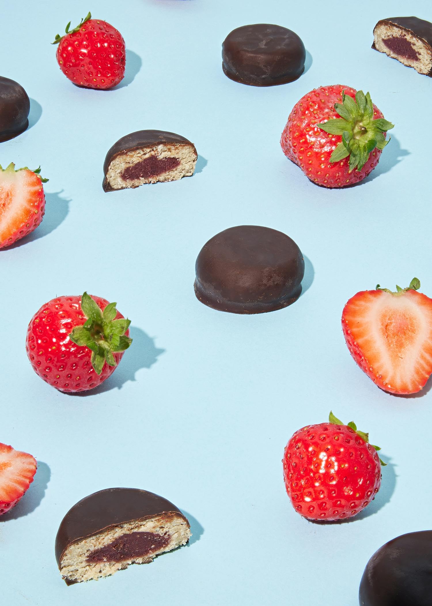 KoRo - Bouchées fraise chocolat noir bio 12 x 2 x 20 g - Avec une garniture fruitée à la fraise - Enrobé de chocolat noir - Végétalien