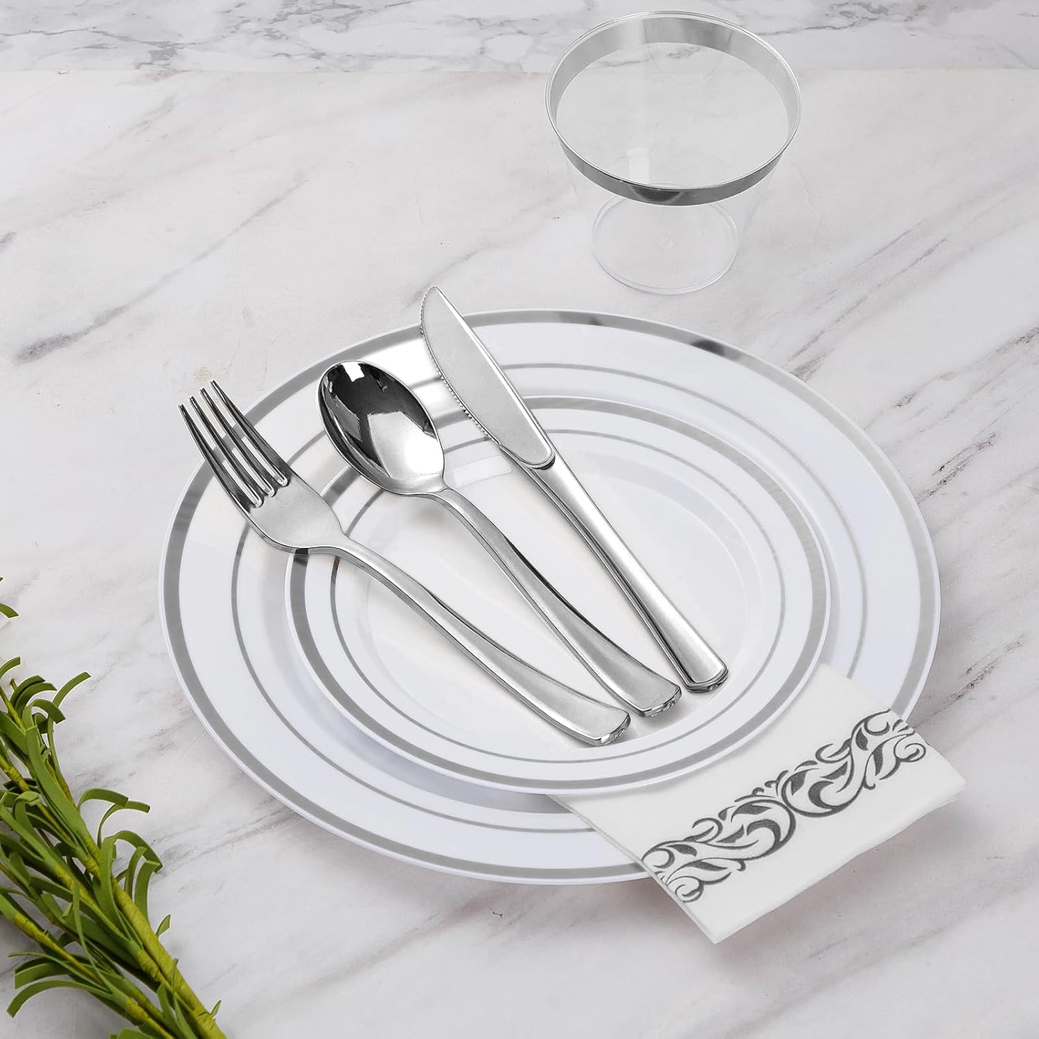 Goodluck 700 Piece Rose Gold Dinnerware Set for 100 Guests, Plastic Plates Disposable for Party, Include: 100 Dinner Plates, 100 Dessert Plates, 100 Paper Napkins, 100 Cups, 100 Silverware Set
