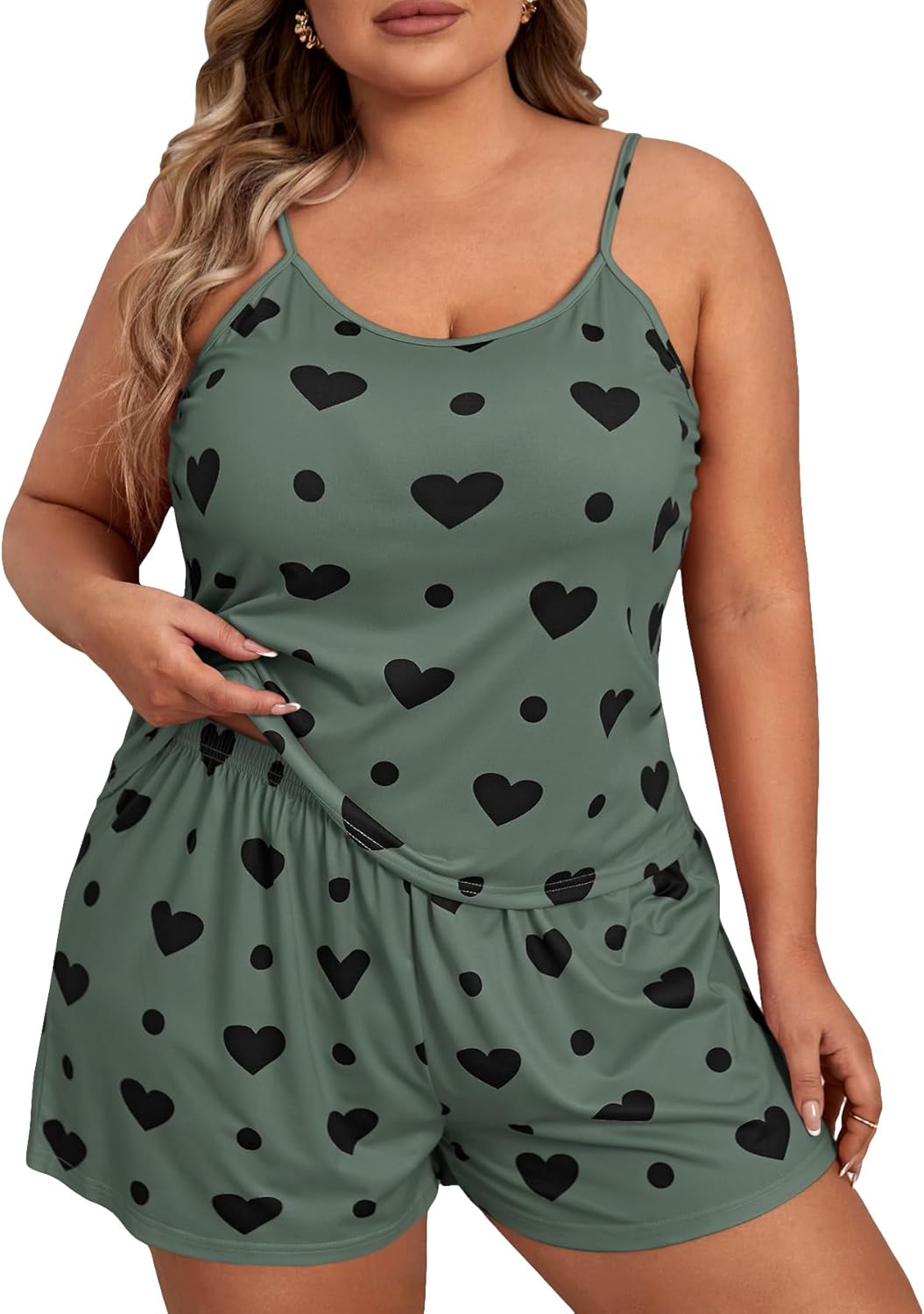 SOLY HUX Women's Plus Size Pajama Set 2 Piece Cute Heart Print Lounge Cami Top and Elastic Waist Shorts Pjs Sleepwear