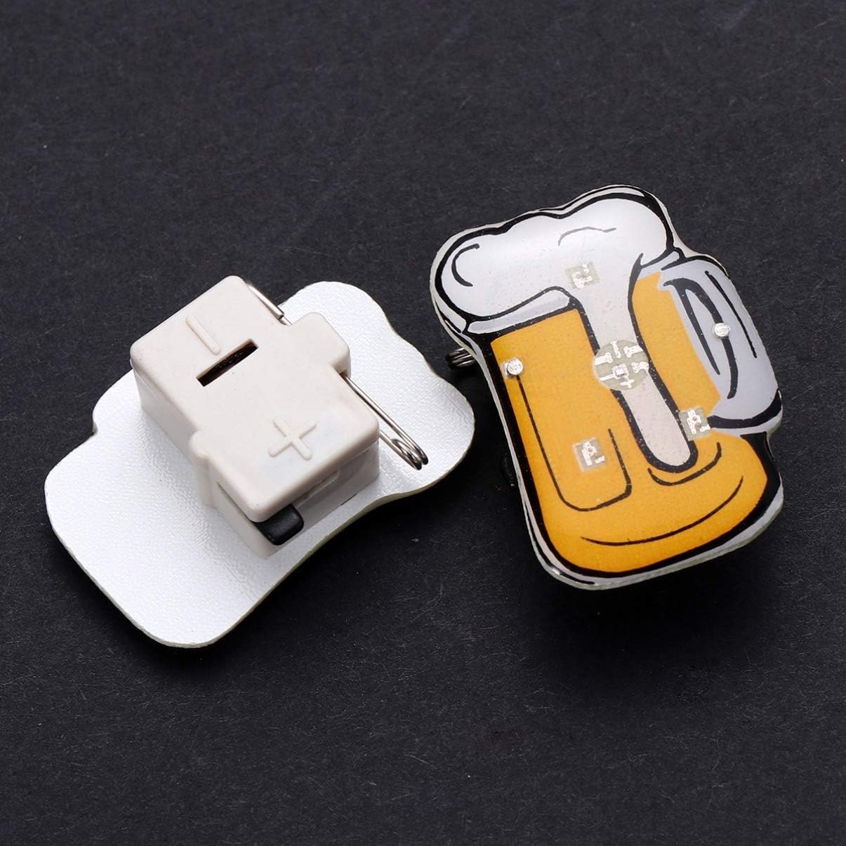Toddmomy 25pcs Cartoon Beer Mug Brooch Pins, LED Flashing Beer Brooch Pins for Wedding Birthday Party Favors, Random Color