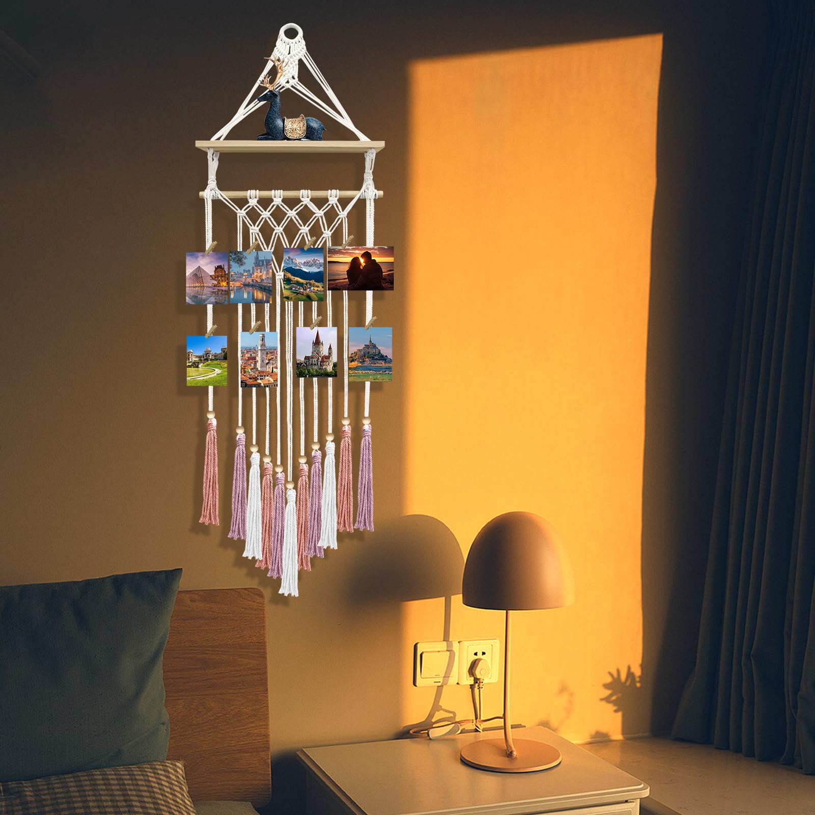 Makramee Wandbehang Bohemian Foto Display Halter mit Holzregal Quasten Dekorative LED Lichterketten Haken 20 Clips Boho Kunst Bild Karte Aufhänger Handgemachte Tapisserie Romantisches