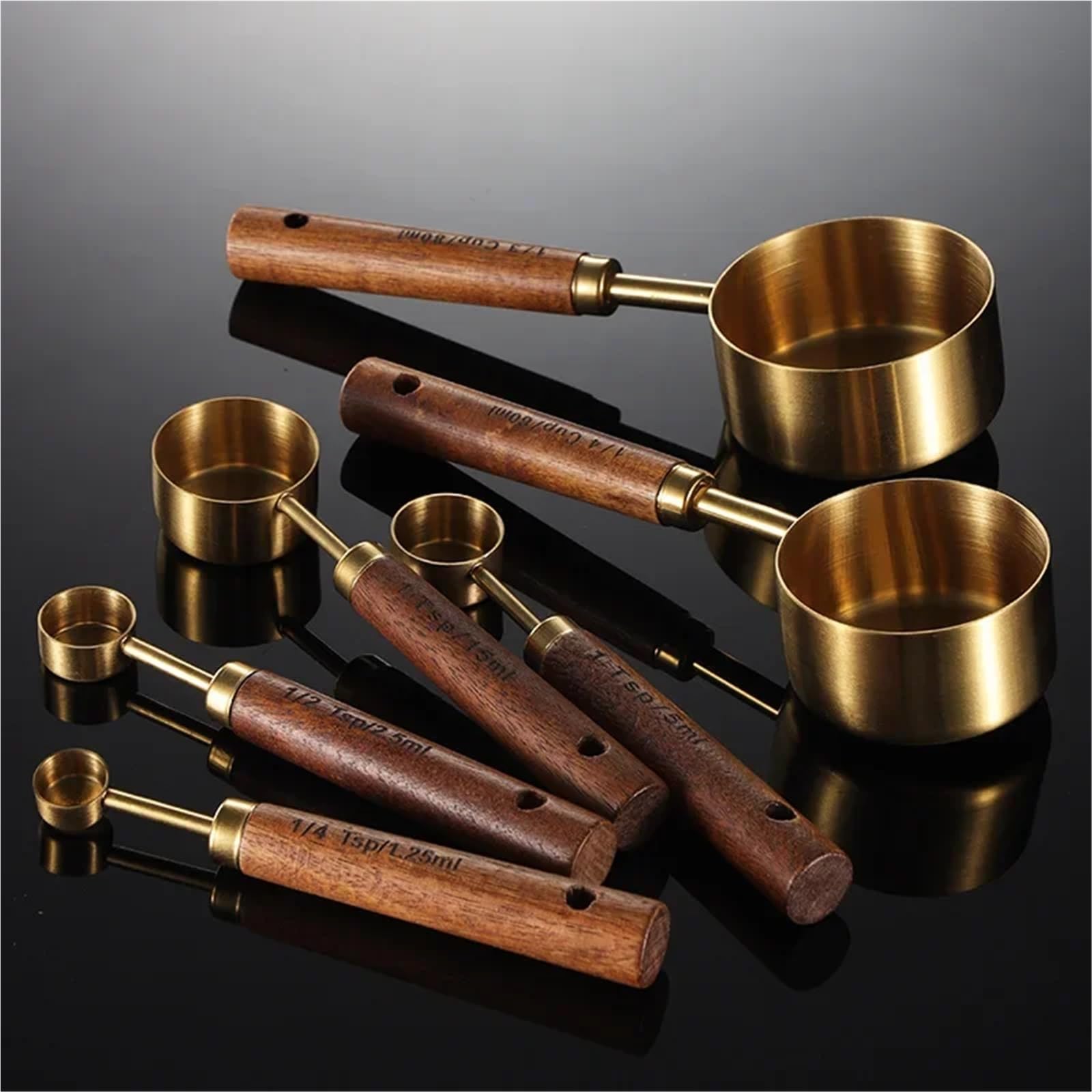 4-teiliges Messbecher-Set aus Edelstahl, Esslöffel, Küchenmesslöffel-Set, Messbecher und Löffel-Set for Zuhause für Flüssigkeiten und Feststoffe