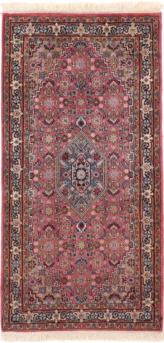 Tapis en laine Indo Kashan fait main l'âme de l'Orient dans votre maison
