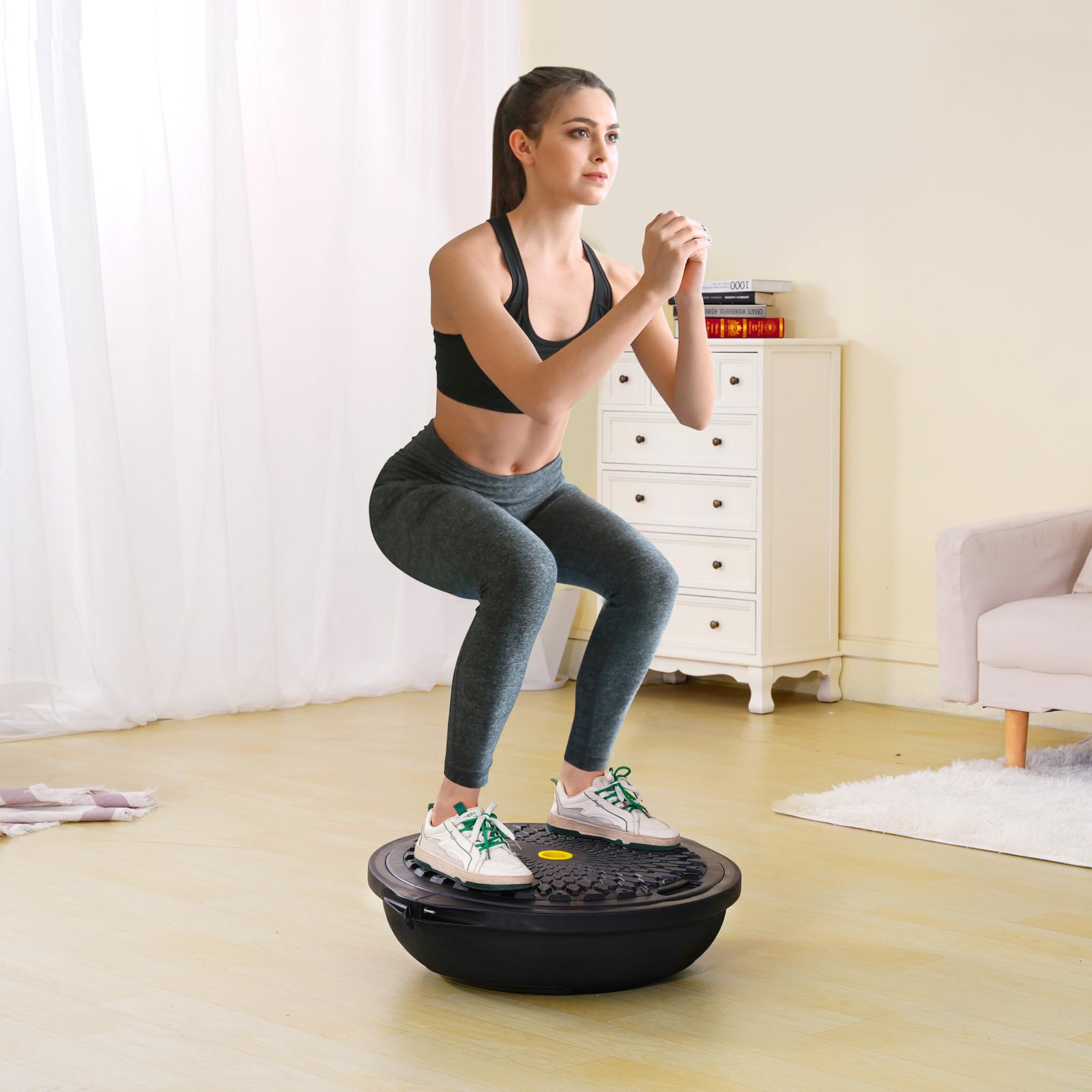 VEVOR Trener piłki do połowy ćwiczeń, 66 cm, piłka balansowa, nośność 680 kg, piłka do jogi z taśmami oporowymi i pompką nożną, piłka fitness do domu, na siłownię, trening całego ciała, kolor czarny