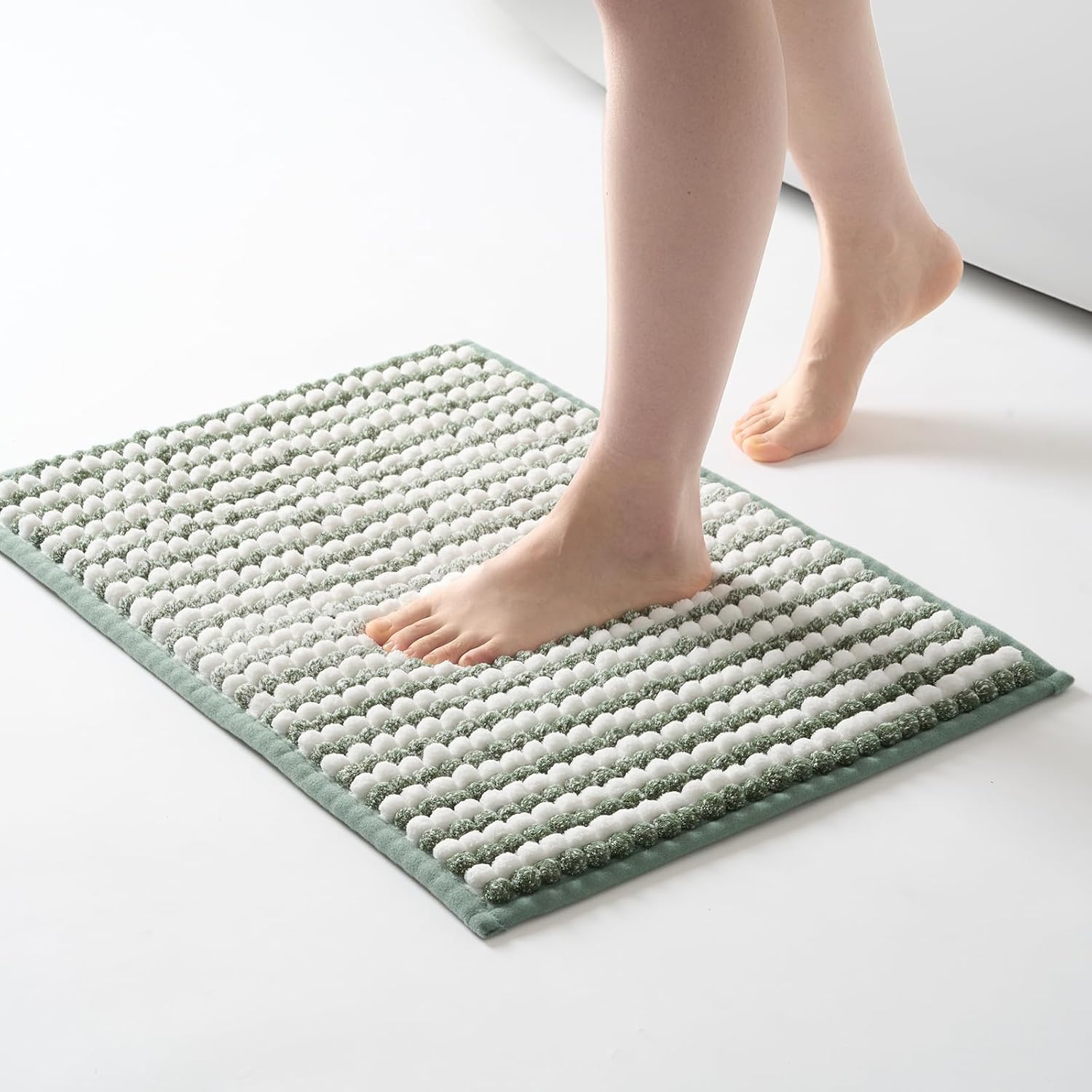 FRESHMINT Chunky Ombre Chenille Bathroom Rug 17″x24″, Small Water Absorbent Soft Bath Rugs for Bathroom Floor, Thick Non Slip Bath Mat Washable Quick Dry Shower Mats, Sage Green and White