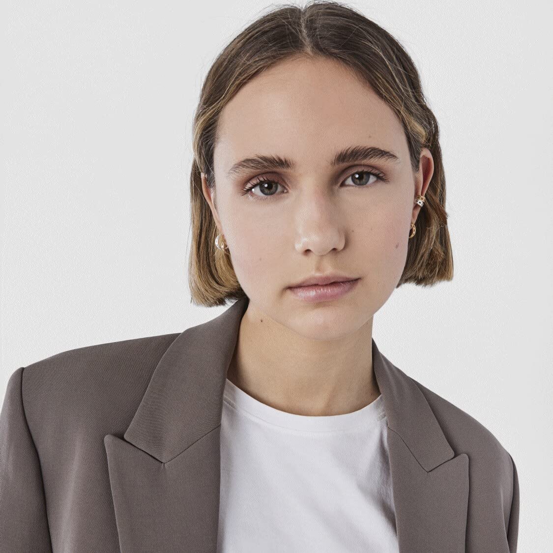 TOUS Pendientes de Aro con Baño de Oro 18Kt sobre Plata para Mujer con Motivo de Oso, con Cierre Criollo de 11 mm de Diámetro, Atemporal y Elegante, Colección Bear Row