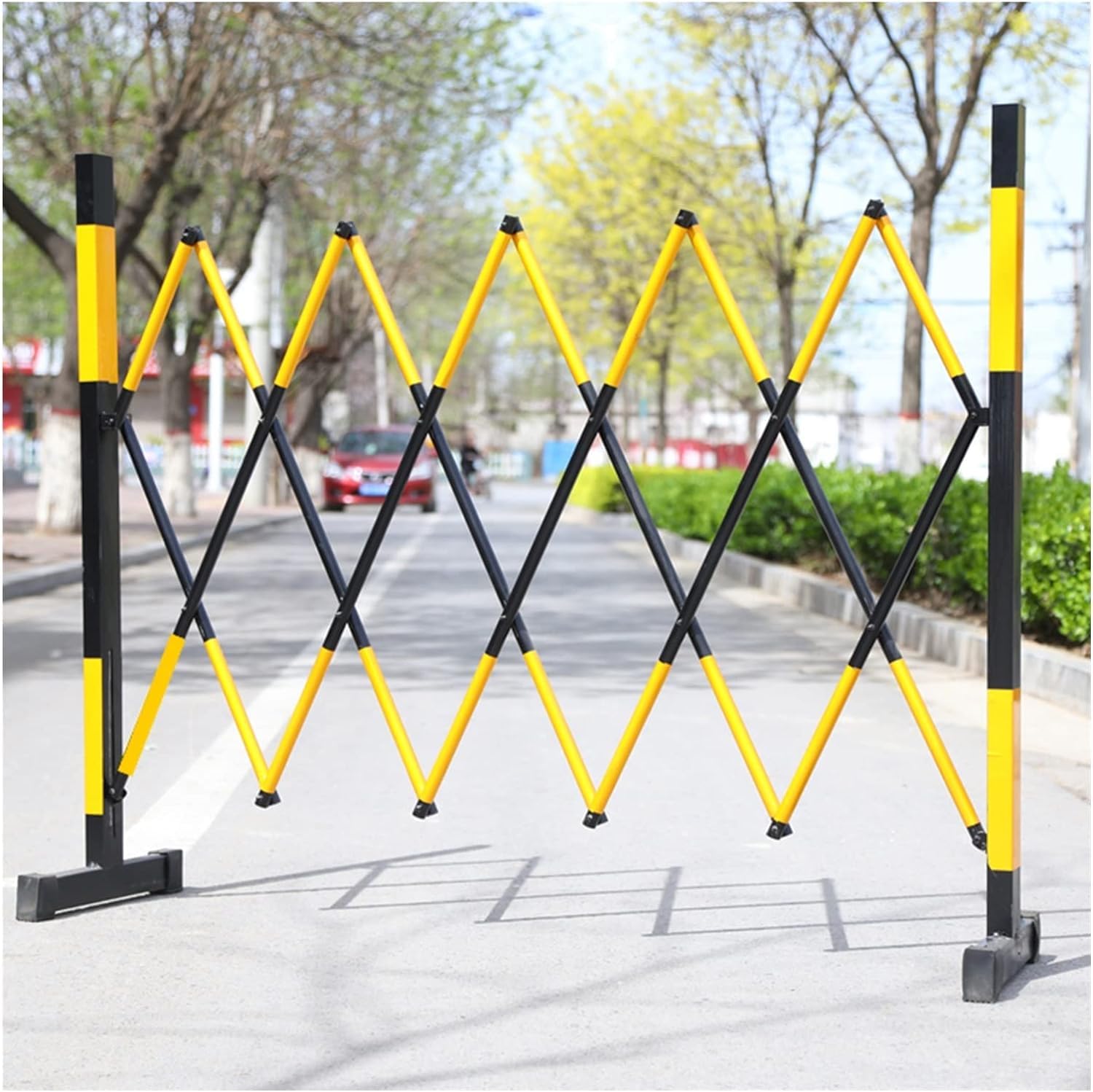 OLSKFUH Retractable Traffic Barrier, Retractable Barricade Folding Barricade With Rollers Expandable Metal Barricade,Red And White,1.2X2M,Red and White-1.2x2m